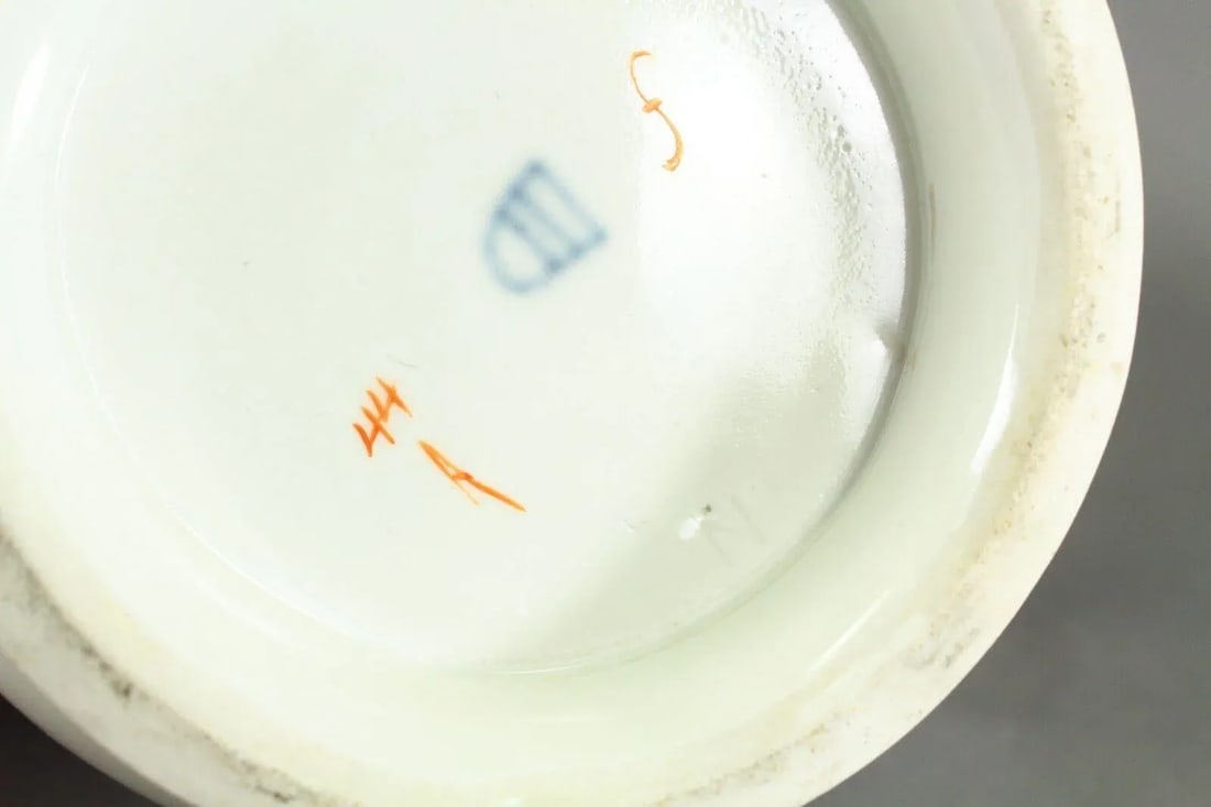 Authentic 1749-1770 Vienna Porcelain Cachepot With Floral Sprays, Beehive Mark - 12