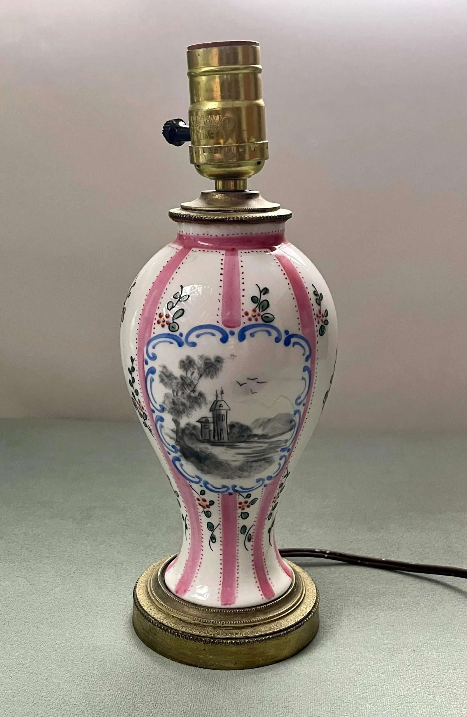 Mid 20th Century Scenic French Pink & White Striped Table Lamp - 2