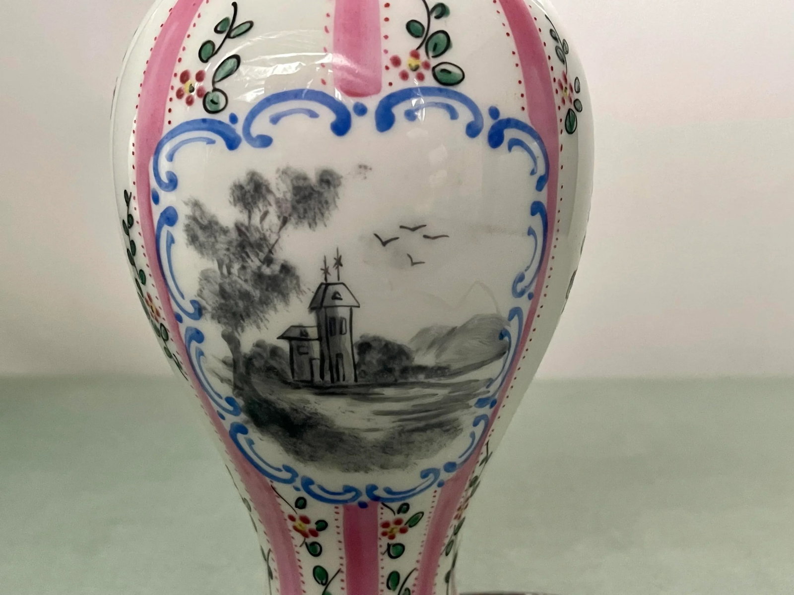 Mid 20th Century Scenic French Pink & White Striped Table Lamp - 4