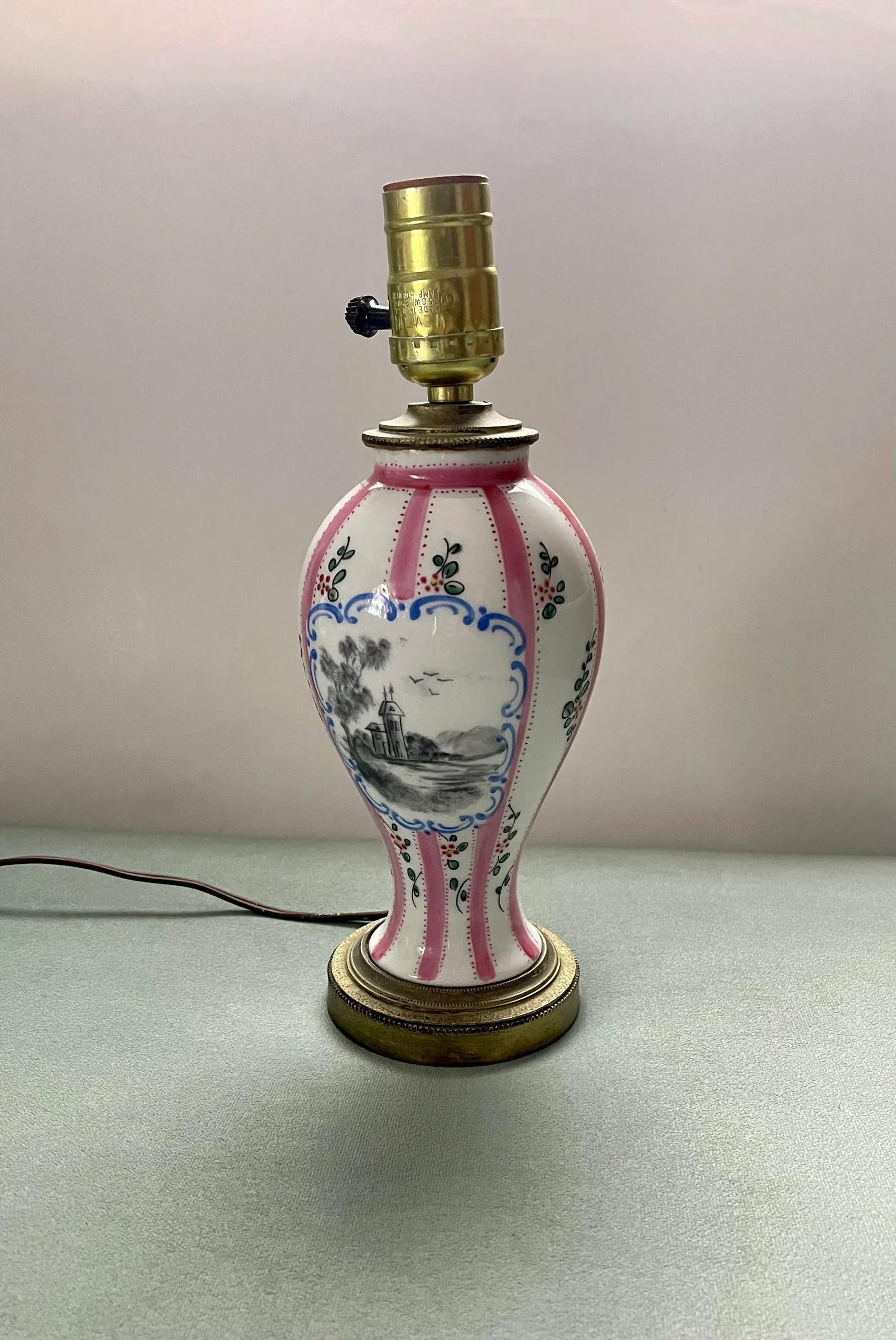 Mid 20th Century Scenic French Pink & White Striped Table Lamp - 5