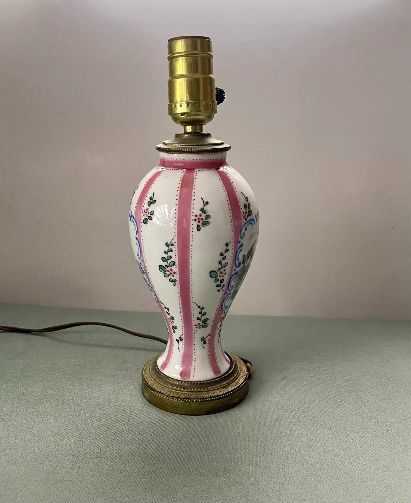 Mid 20th Century Scenic French Pink & White Striped Table Lamp - 6