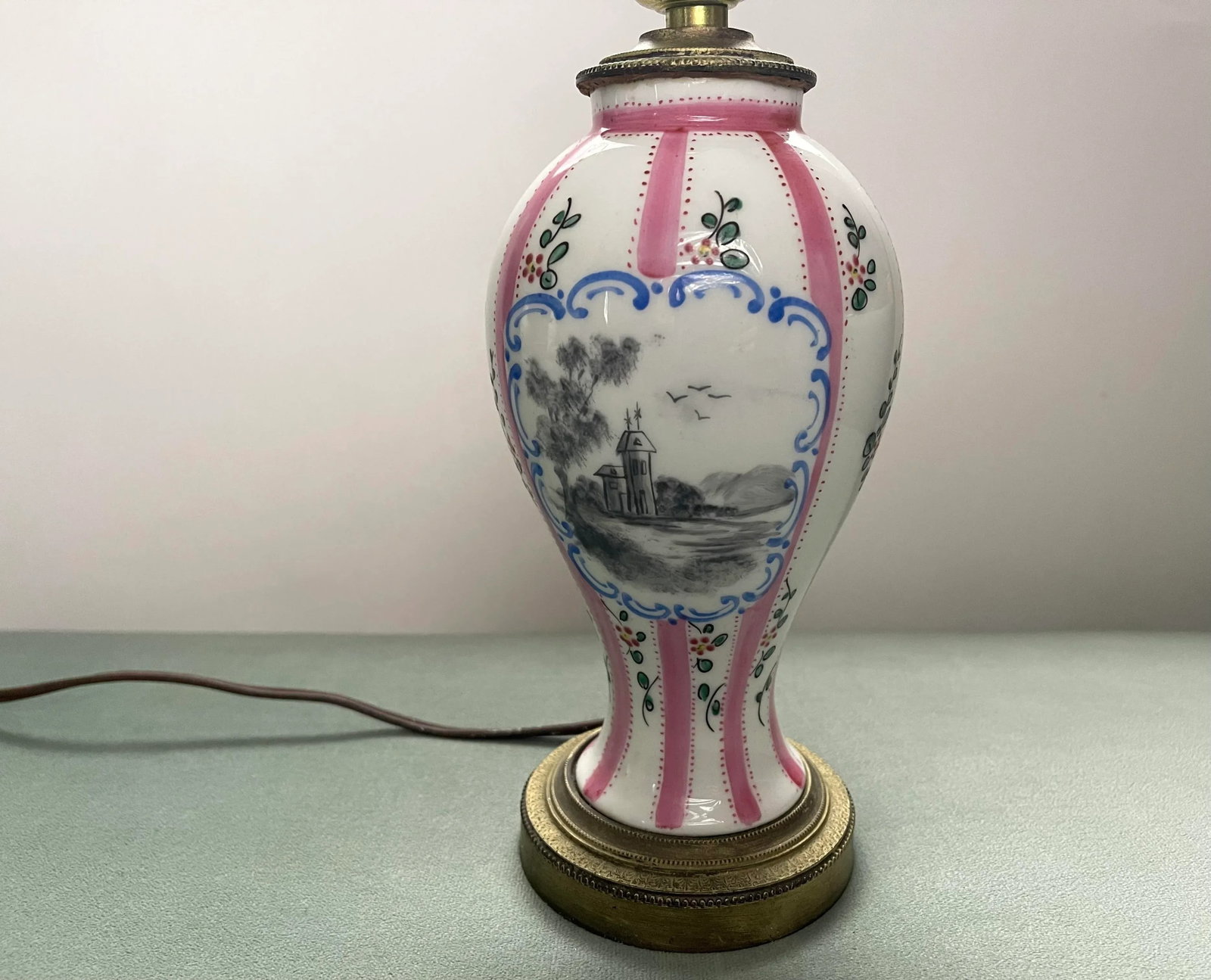 Mid 20th Century Scenic French Pink & White Striped Table Lamp - 8