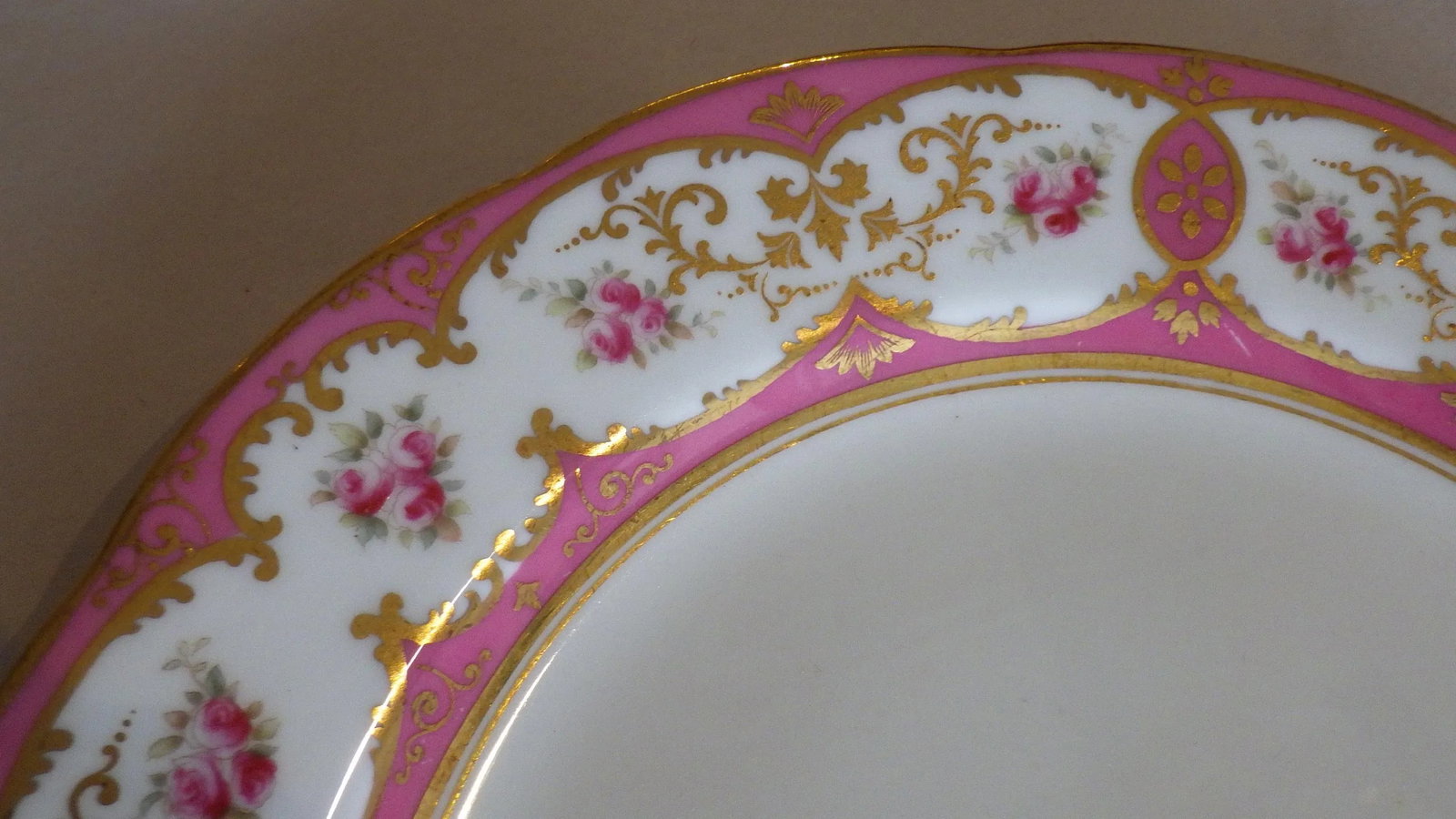 Early 20th Century Tiffany and Co. Luncheon Plates With Hand Painted Roses and Gilding- Set of 12 by - 3