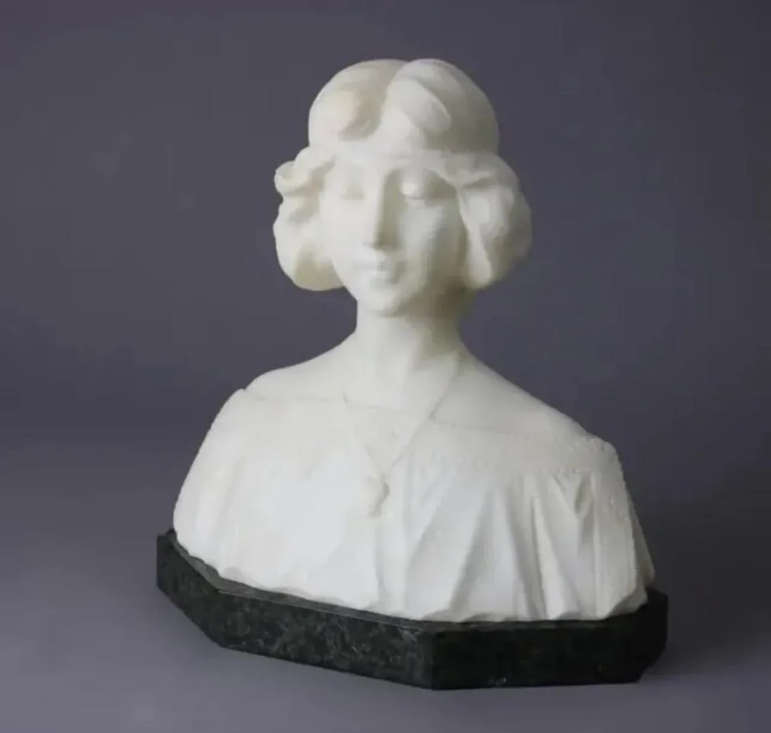 Antique Alabaster Sculpture Bust Statue of a Woman 19th Century - 12
