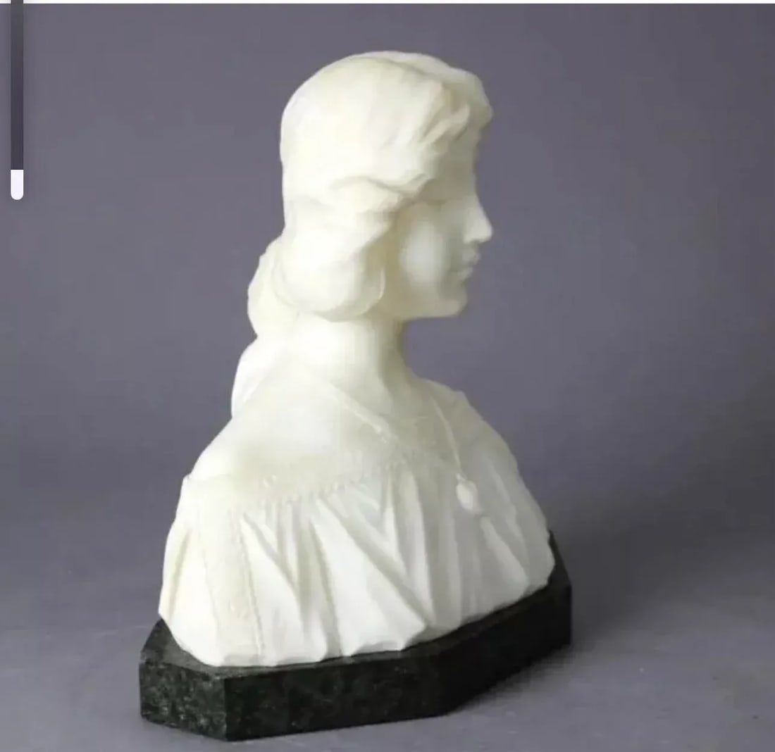Antique Alabaster Sculpture Bust Statue of a Woman 19th Century - 5