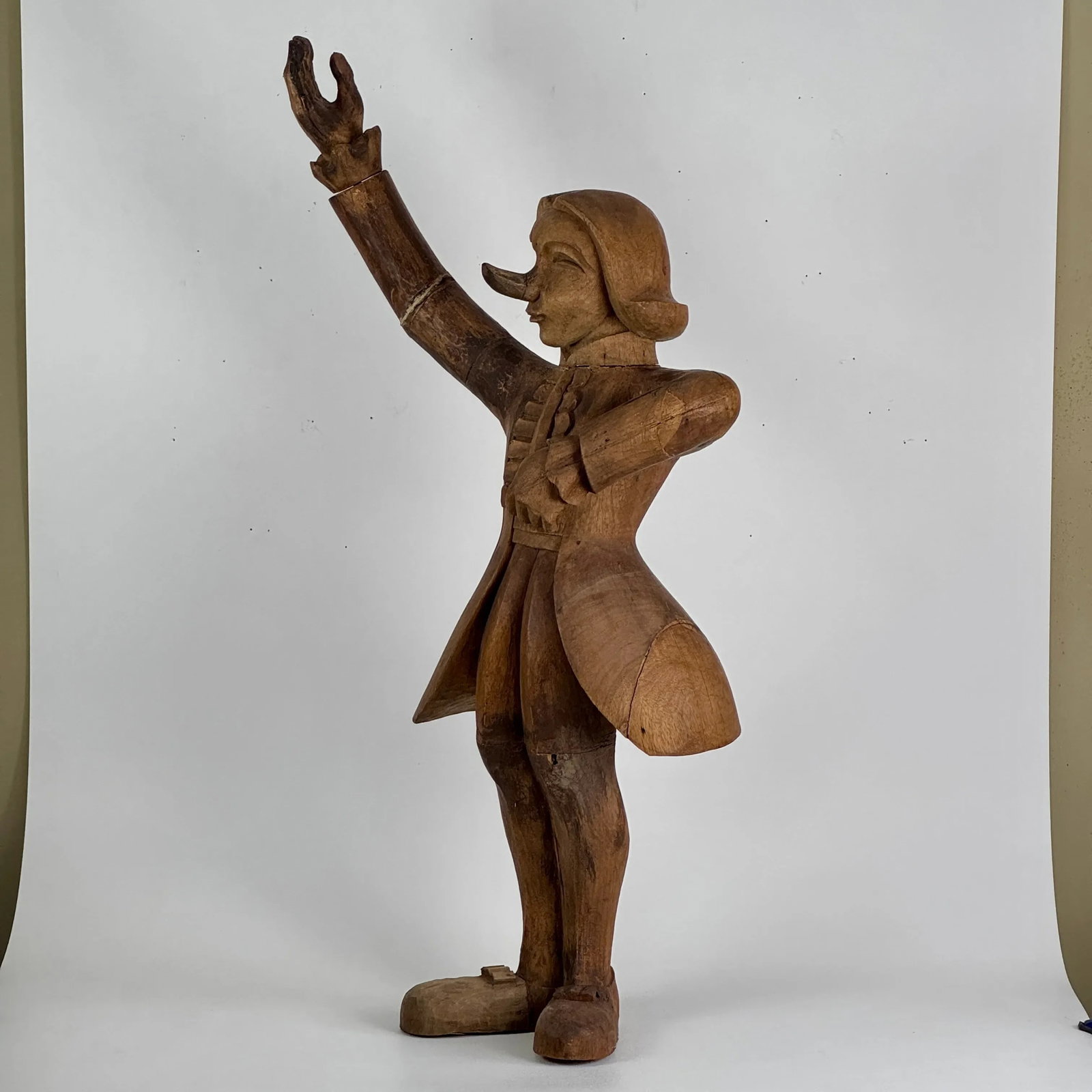 Rare & Unique 18th Century Hand Carved Wooden Sculpture of a Minstrel - 4