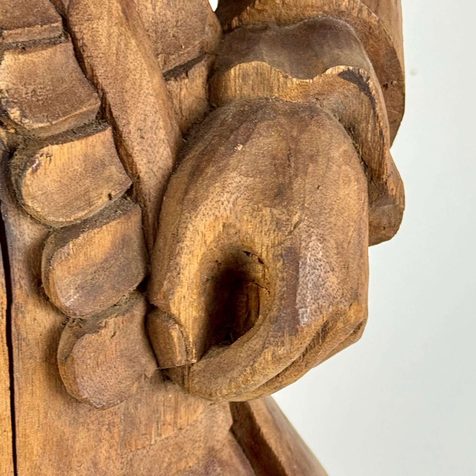Rare & Unique 18th Century Hand Carved Wooden Sculpture of a Minstrel - 9