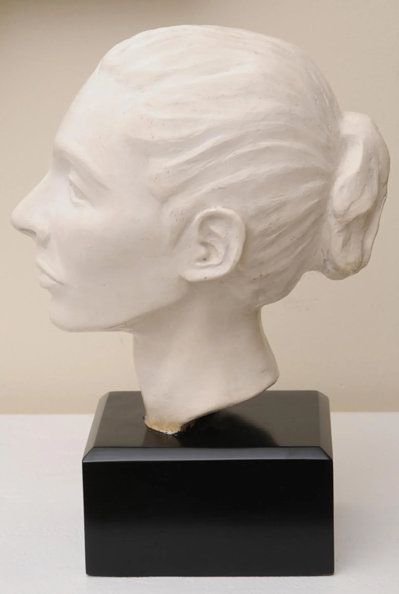 Vintage Plaster of Paris Female Head Bust Sculpture on Black Wood Base, Restored, Italy - 3