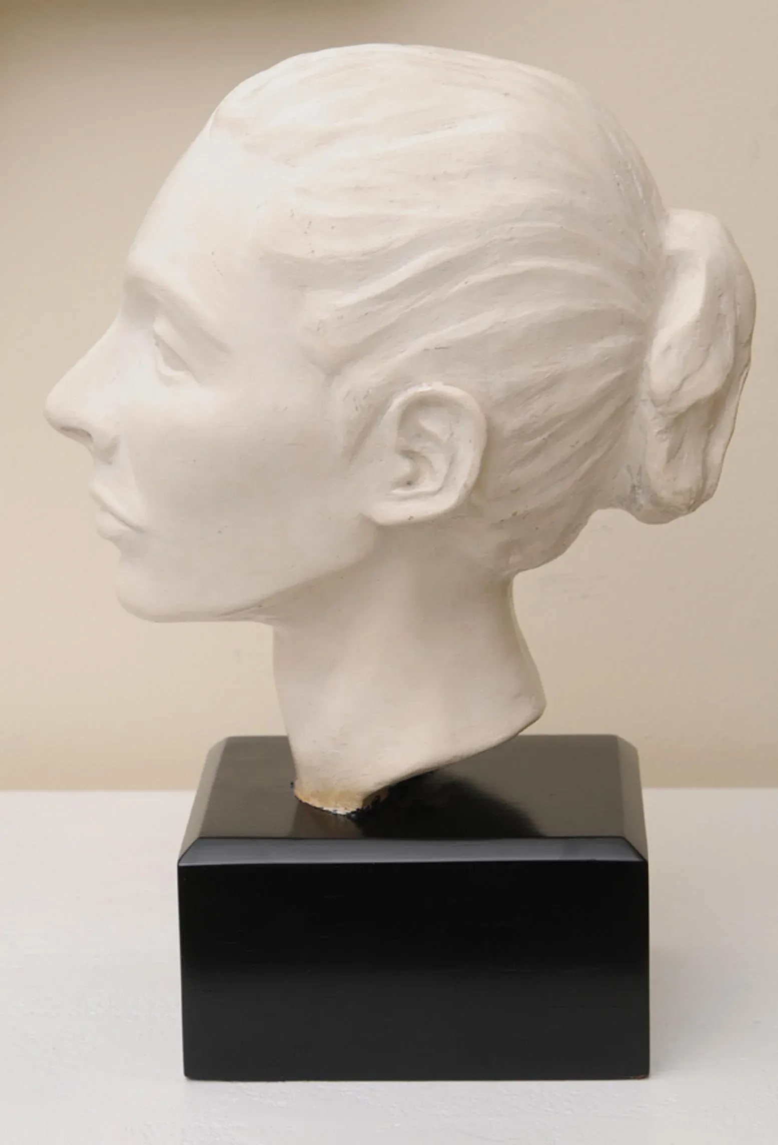 Vintage Plaster of Paris Female Head Bust Sculpture on Black Wood Base, Restored, Italy - 4