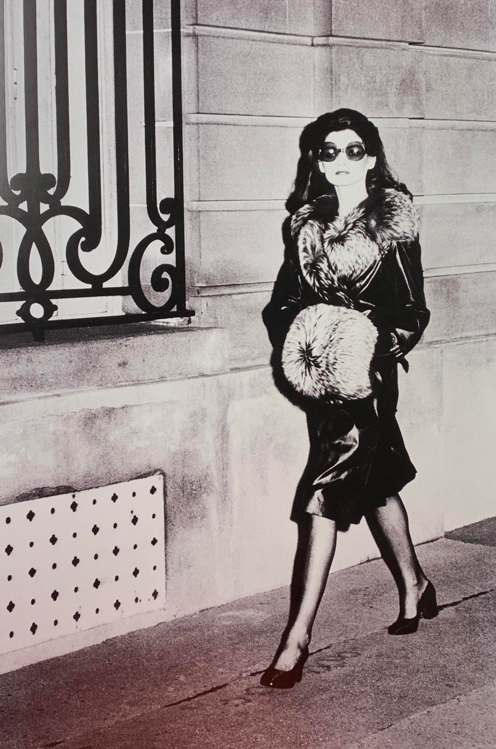Comme Jackie O, Paris 1972 by Helmut Newton Vintage Silver Gelatin Print - 2
