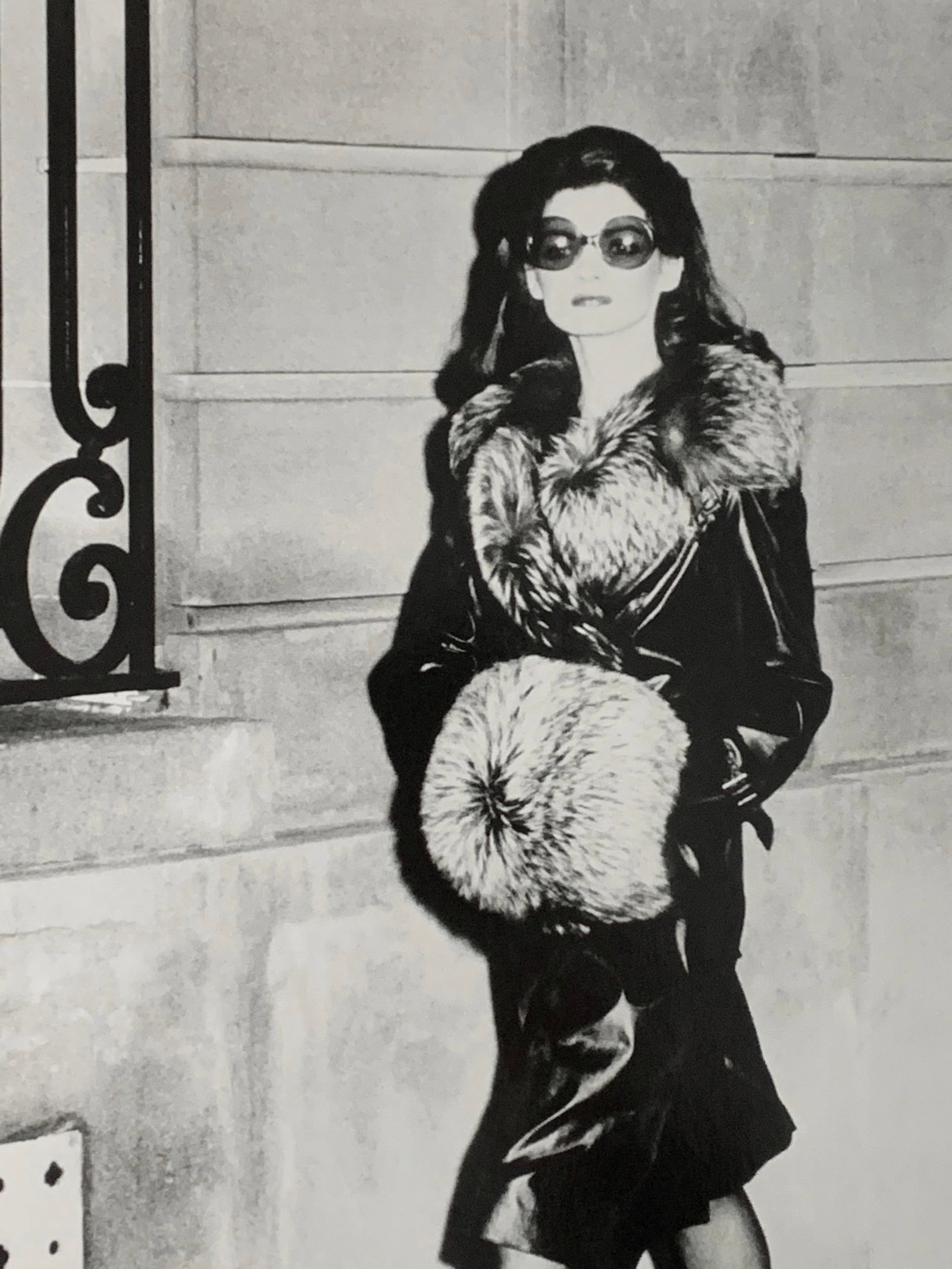 Comme Jackie O, Paris 1972 by Helmut Newton Vintage Silver Gelatin Print - 3