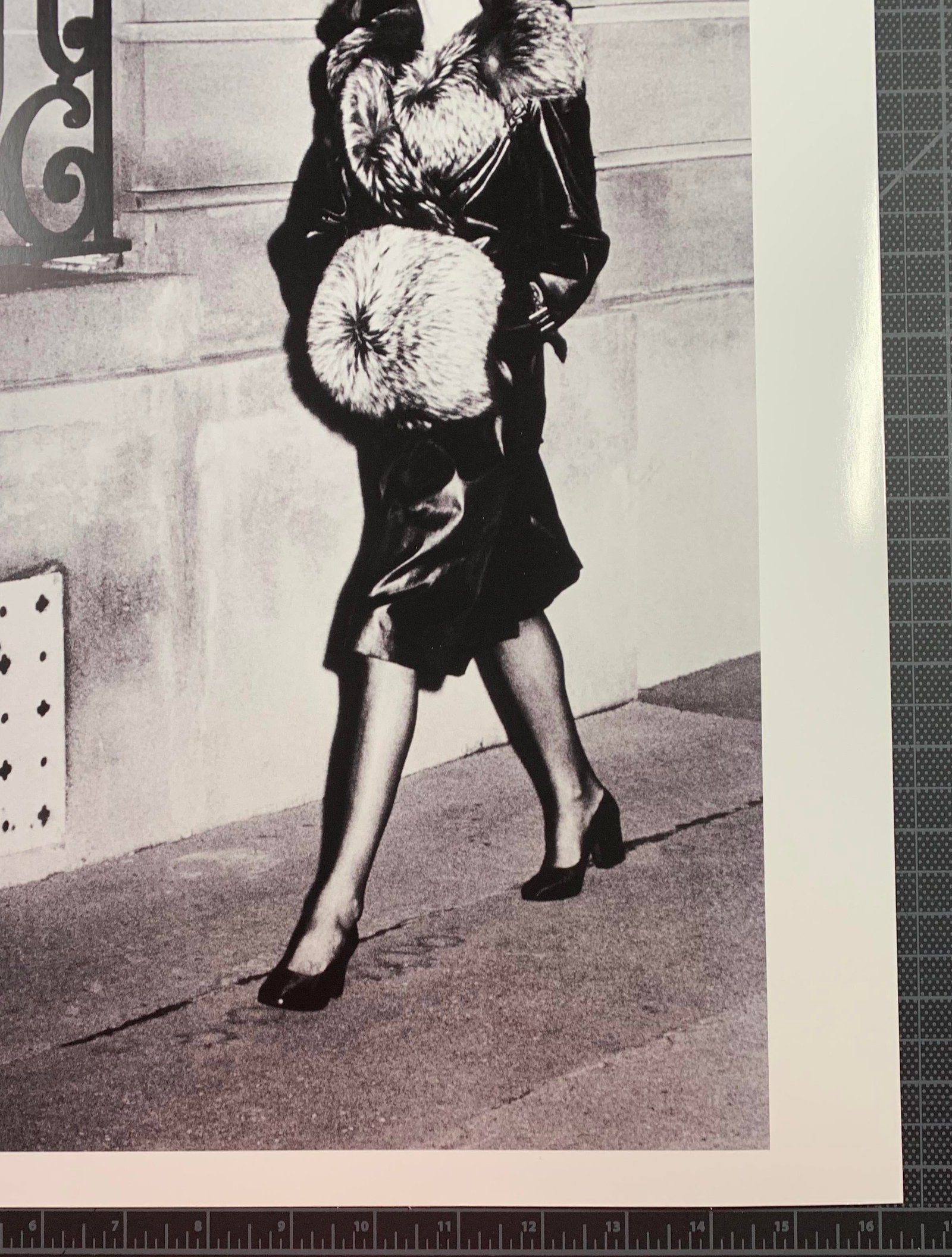 Comme Jackie O, Paris 1972 by Helmut Newton Vintage Silver Gelatin Print - 4