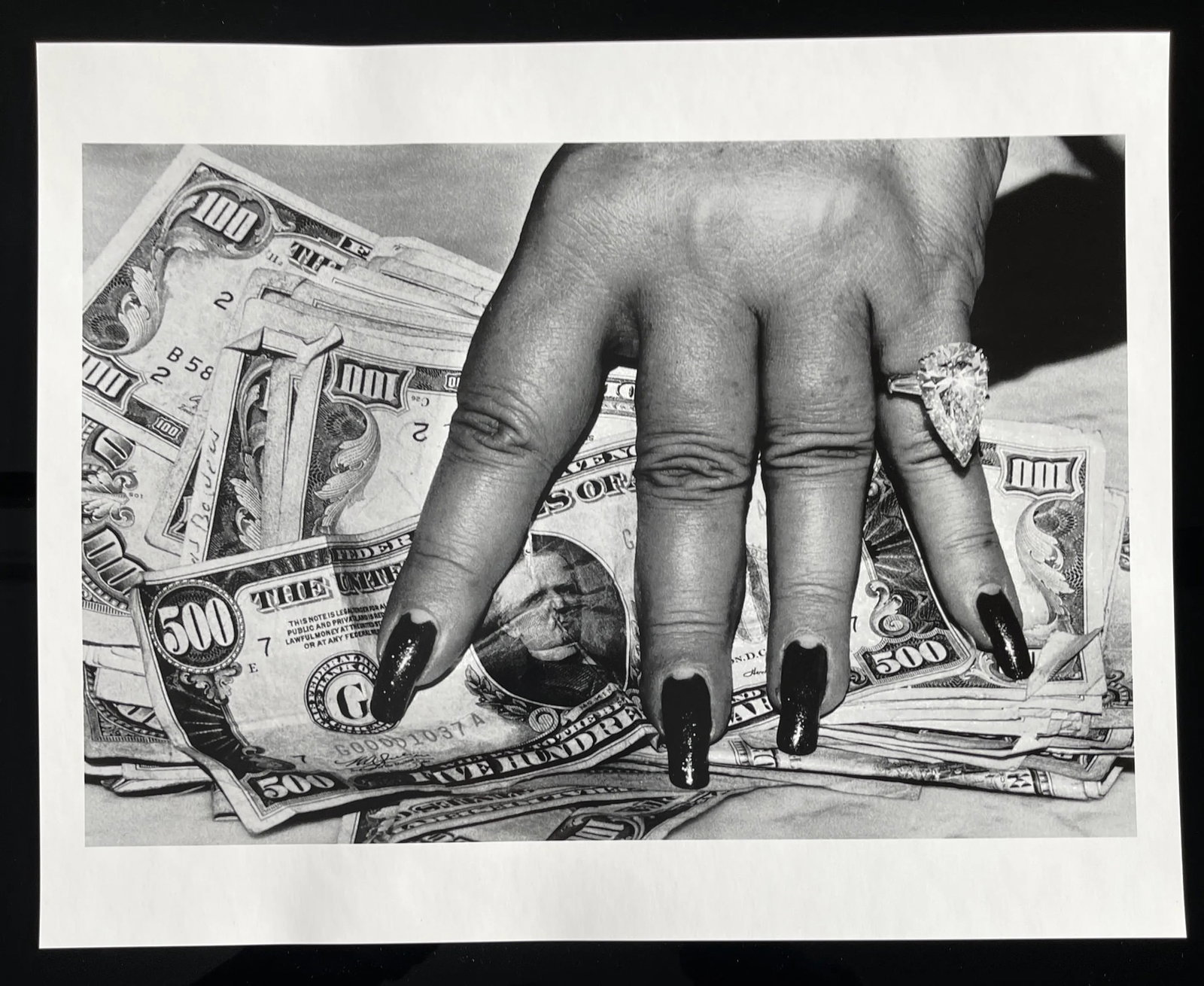 Fat Hand and Dollars, Monte Carlo 1985 by Helmut Newton - 4
