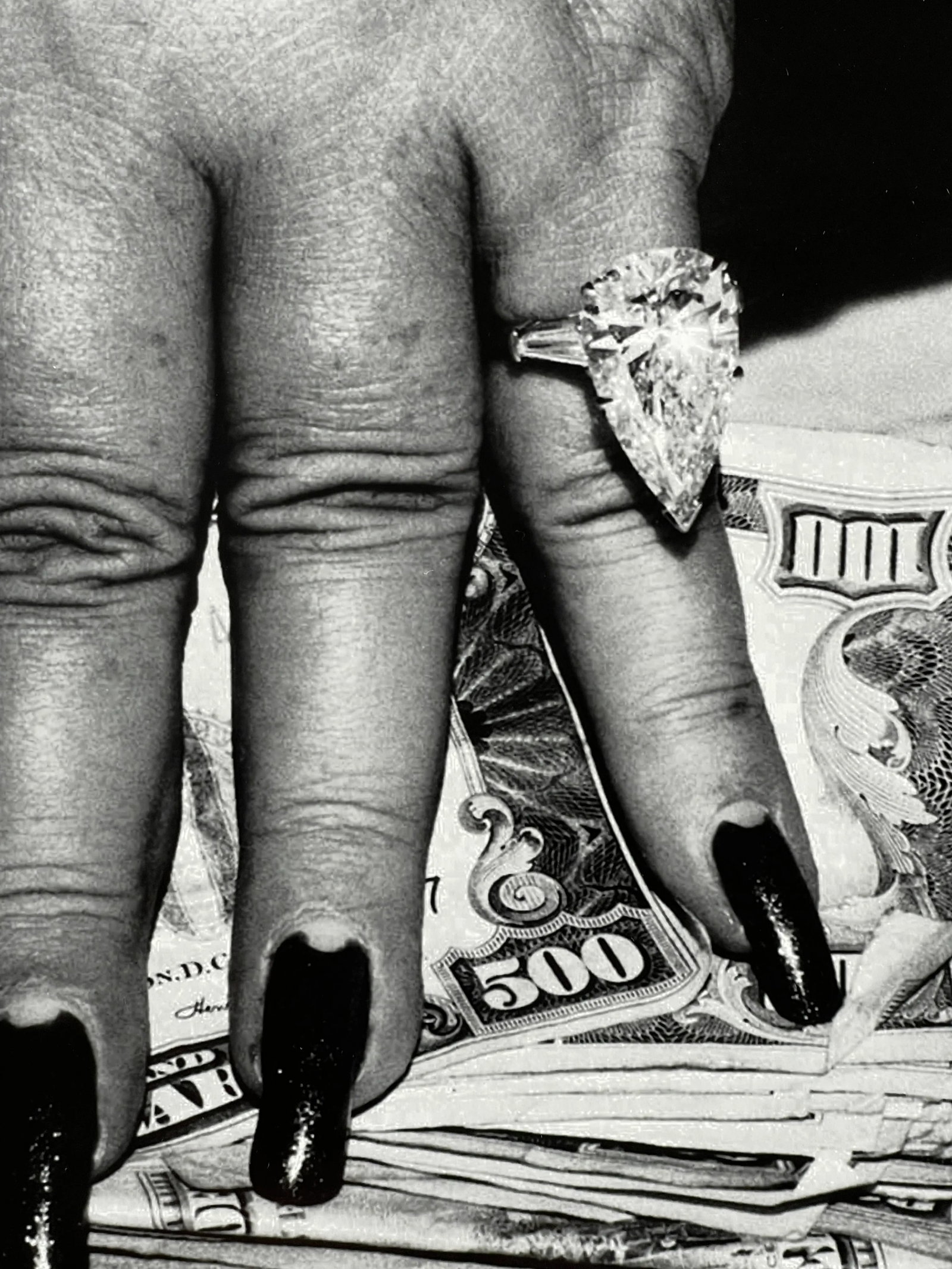 Fat Hand and Dollars, Monte Carlo 1985 by Helmut Newton - 5