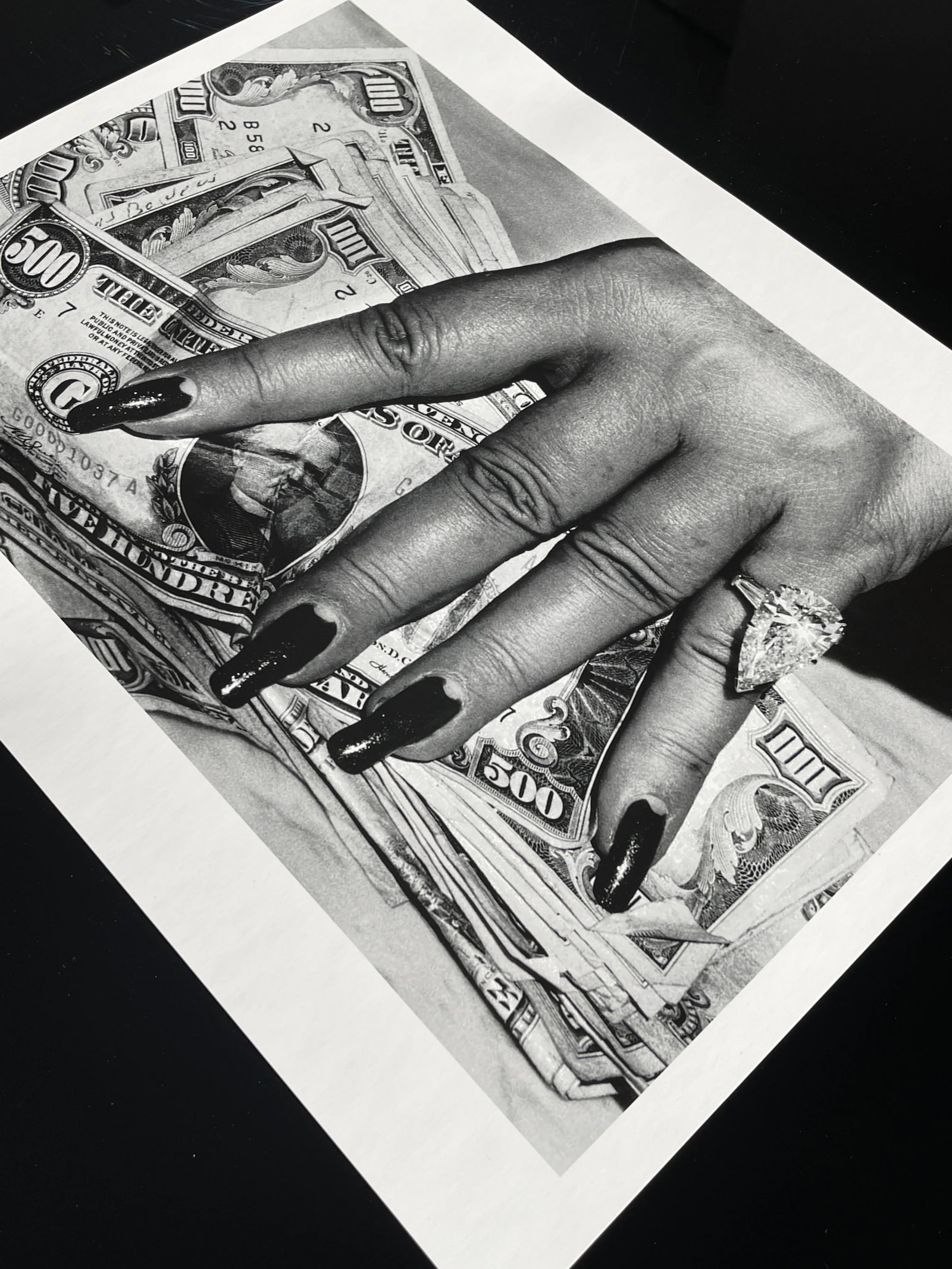 Fat Hand and Dollars, Monte Carlo 1985 by Helmut Newton - 6