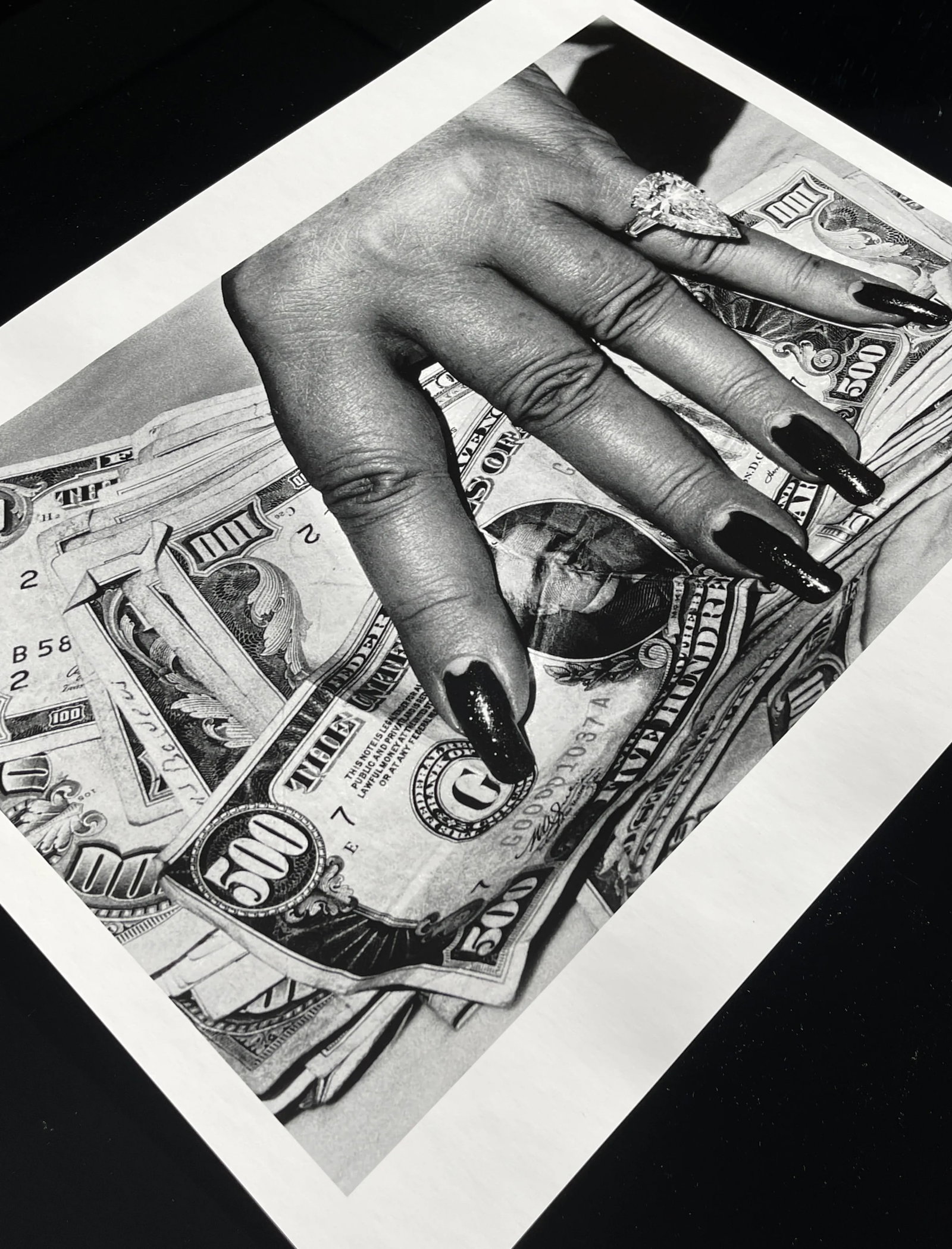 Fat Hand and Dollars, Monte Carlo 1985 by Helmut Newton - 8