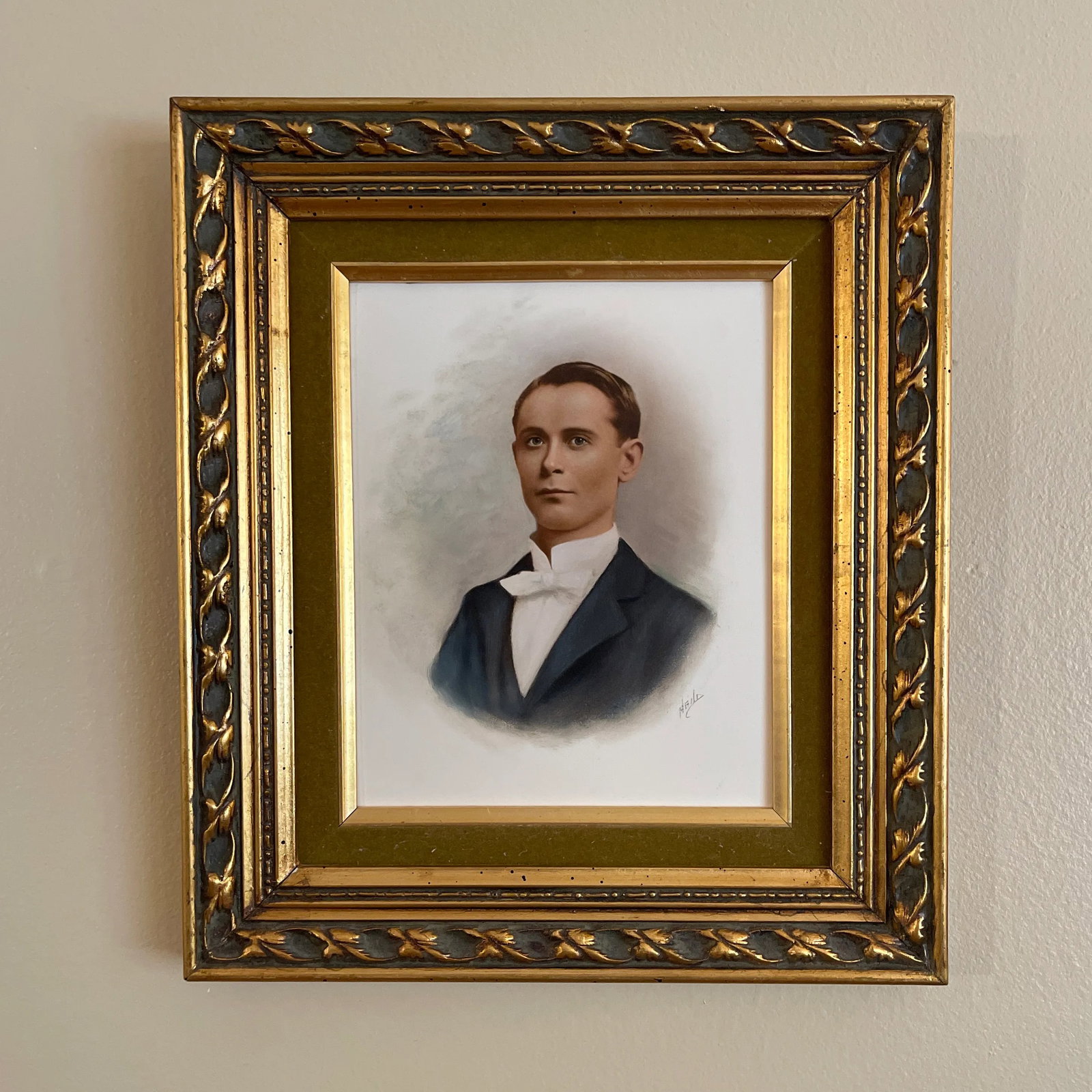 1900s Portrait Young Gentleman in White Tie, Framed - 4