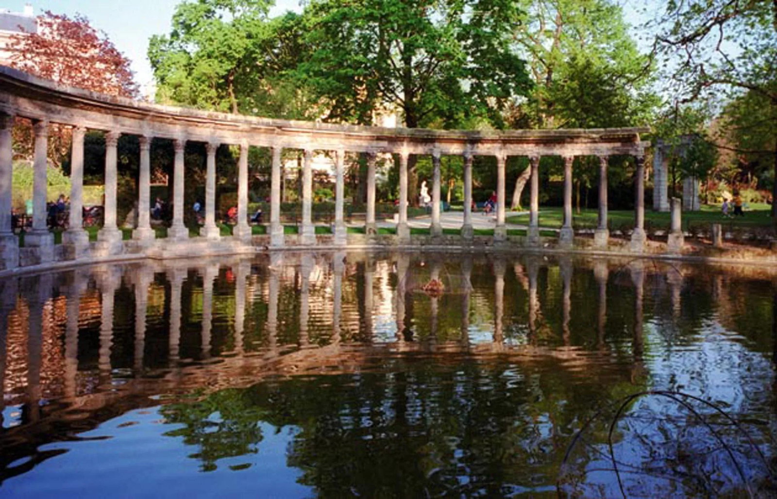 Paris, The Parc Monceau Public Garden, 1926 - Silver Gelatin B and W Photography - 5