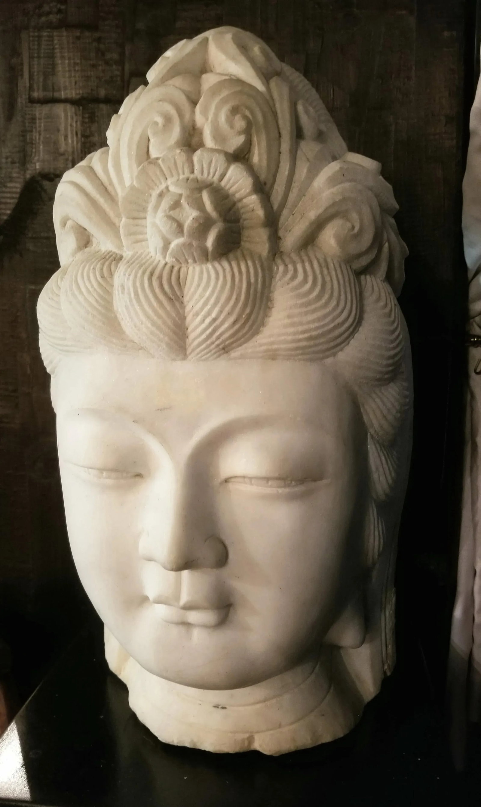 Antique Chinese Female Marble Bust with Black Wooden Pedestal - 2
