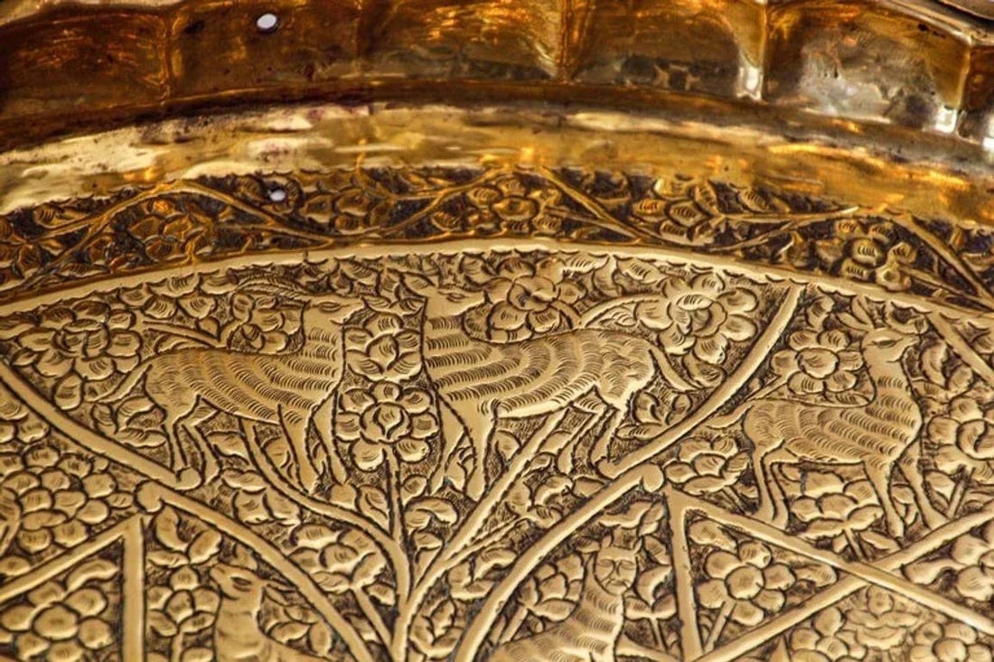 Large Antique Decorative Indo-Persian Mughal Hammered Brass Tray 19th C. - 11