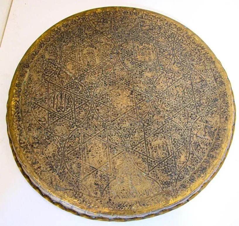 Large Antique Decorative Indo-Persian Mughal Hammered Brass Tray 19th C. - 4