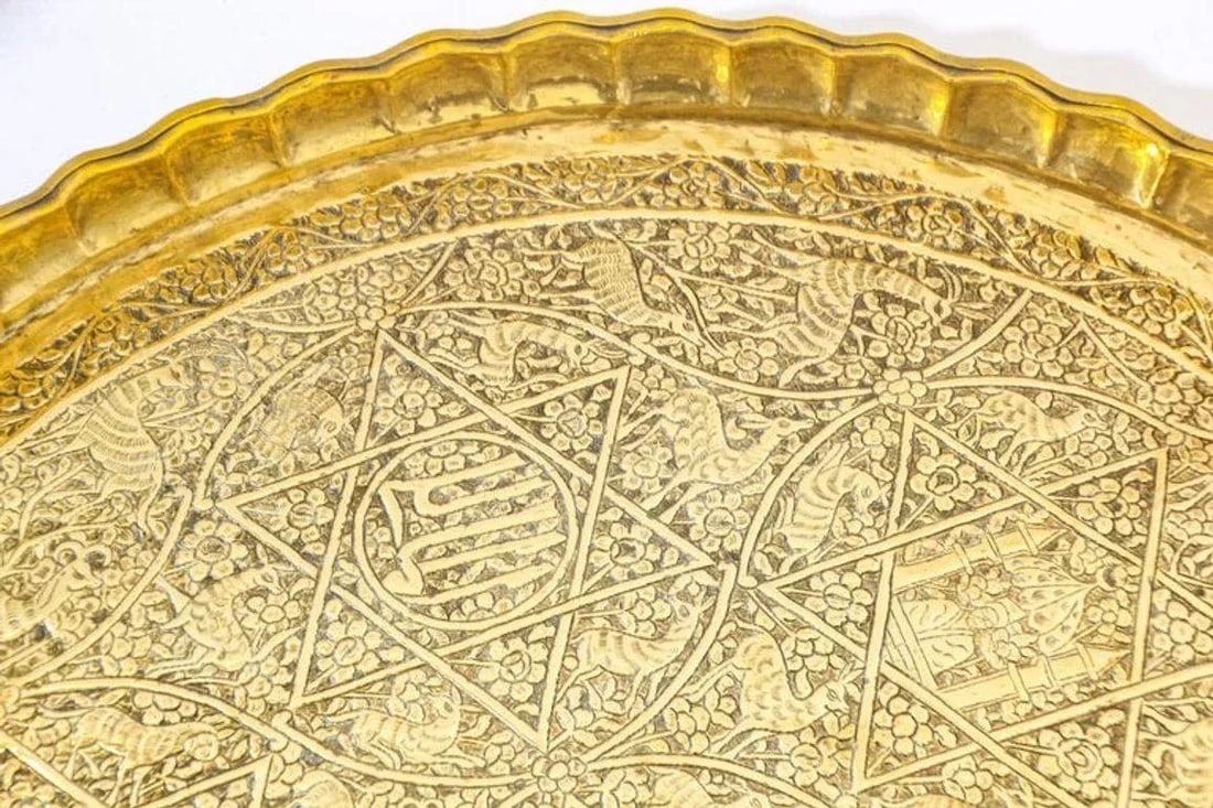 Large Antique Decorative Indo-Persian Mughal Hammered Brass Tray 19th C. - 6