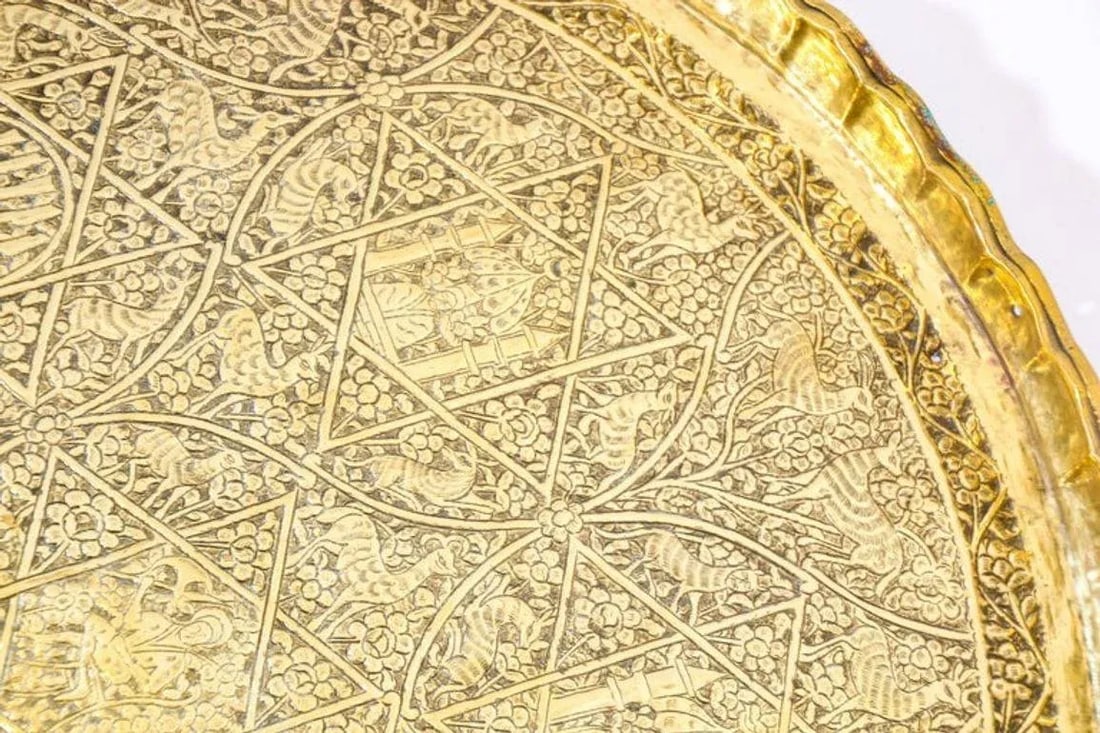 Large Antique Decorative Indo-Persian Mughal Hammered Brass Tray 19th C. - 7
