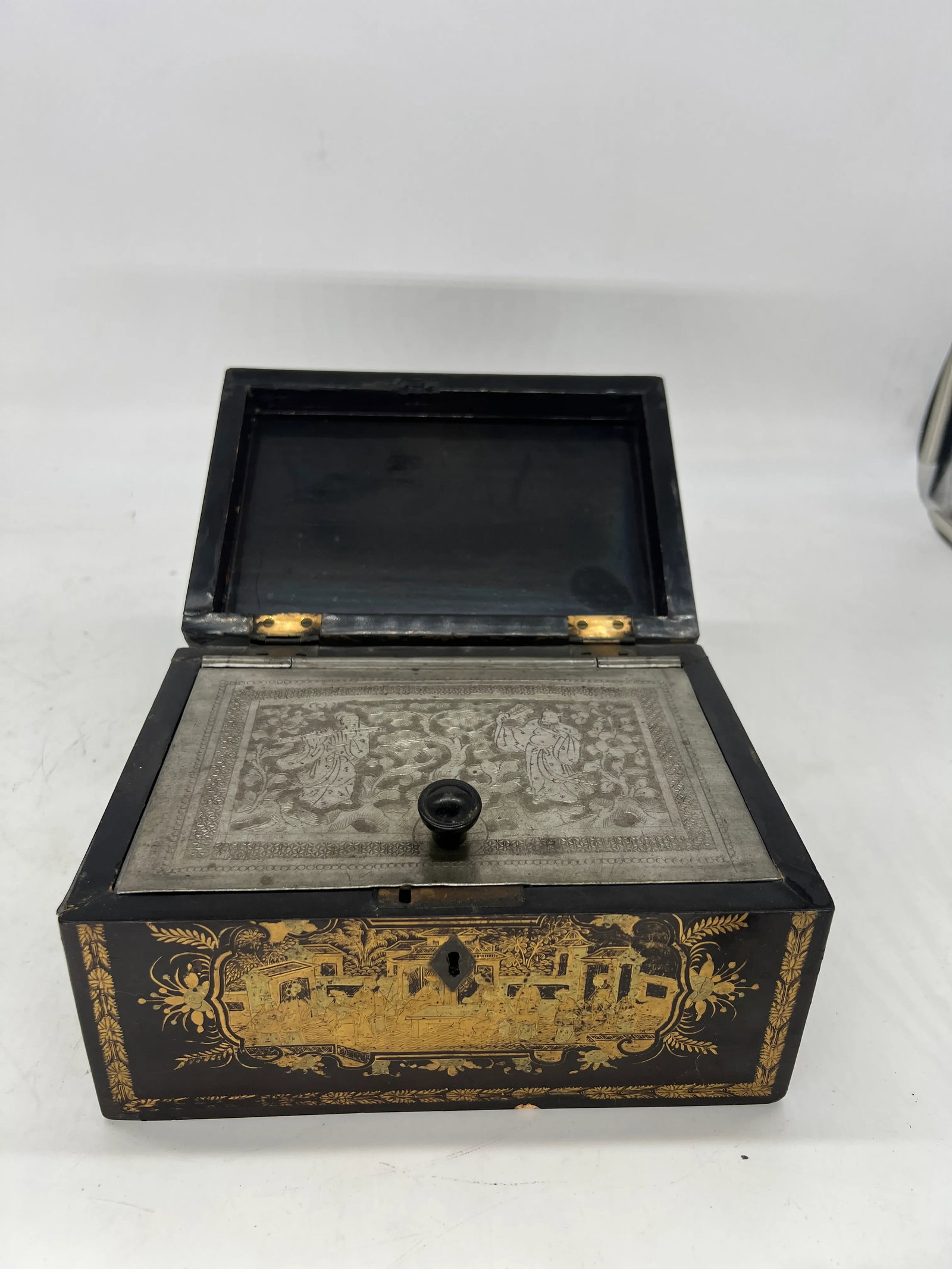 19th Century Chinese Export Lacquer Decorated Tea Caddy Box - 10