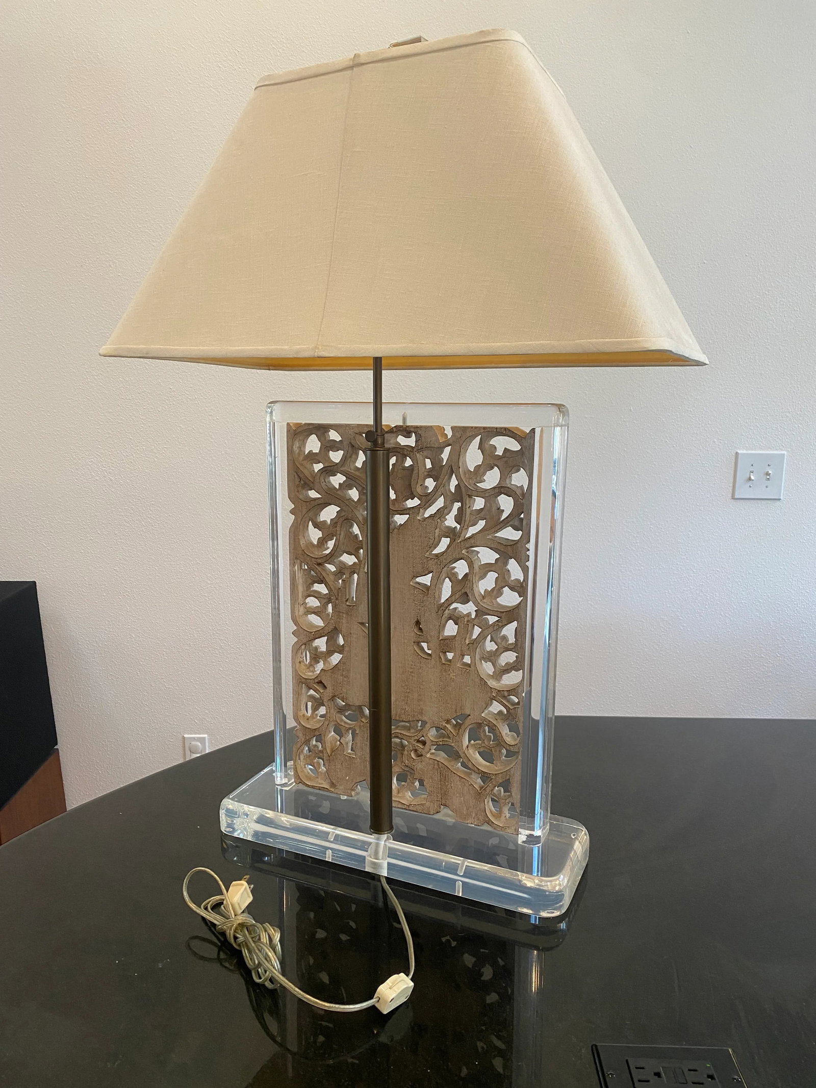 Balinese Carved Panel Table Lamp in Lucite Frame With Brass Hardware - 3
