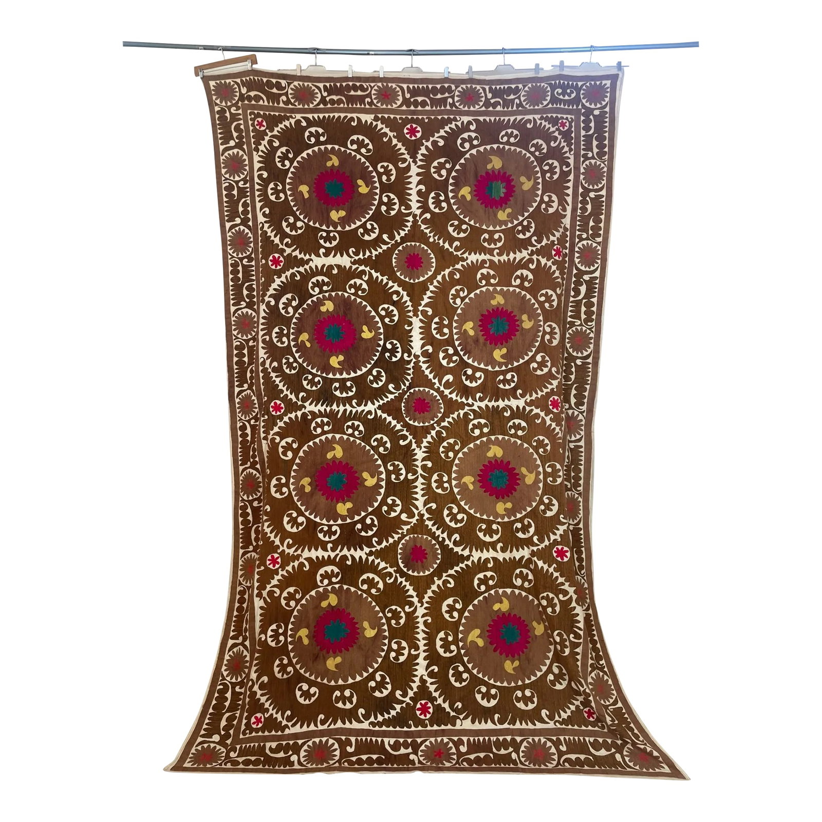Vintage Embroidered Uzbekistan Suzani Tapestry Wall Hanging Brown and Pink XL: Large Vintage Embroidered Uzbekistan Suzani Tapestry Wall Hanging Brown and Pink. Very large vintage Turkish Suzani is heavily hand-embroidery with organic brown, pink and yellow colors silk