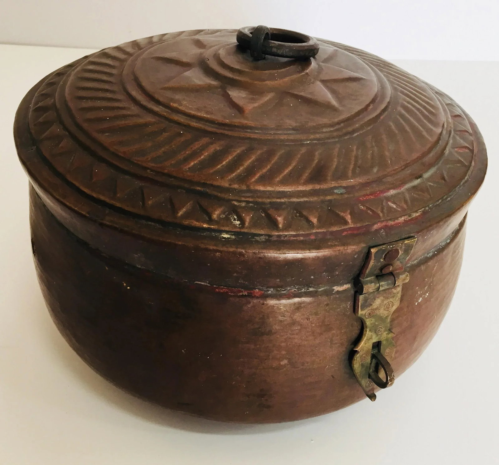Early 20th Century Antique Decorative Round Copper Box - 12