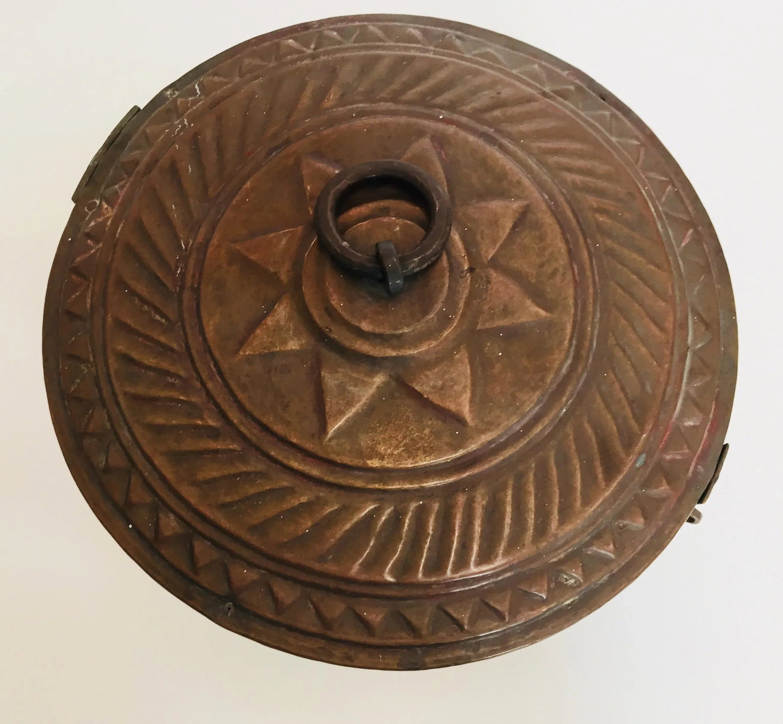 Early 20th Century Antique Decorative Round Copper Box - 2