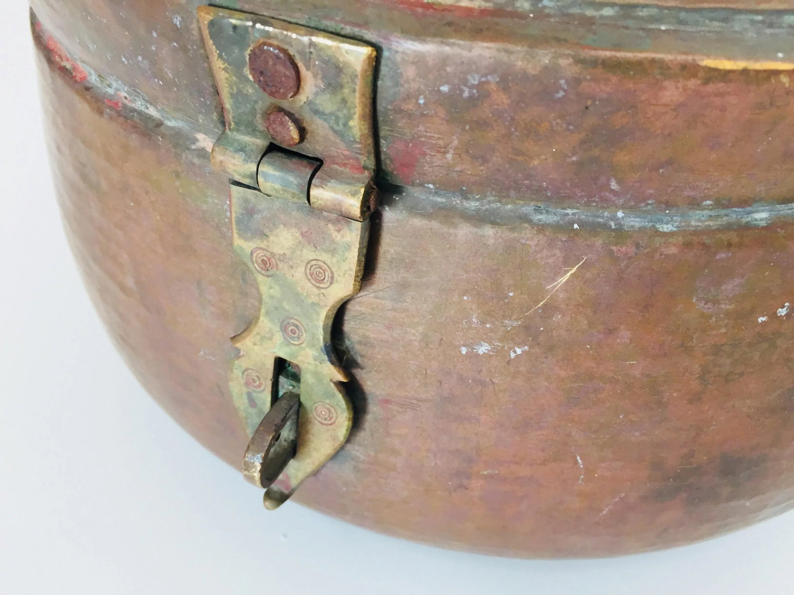 Early 20th Century Antique Decorative Round Copper Box - 4