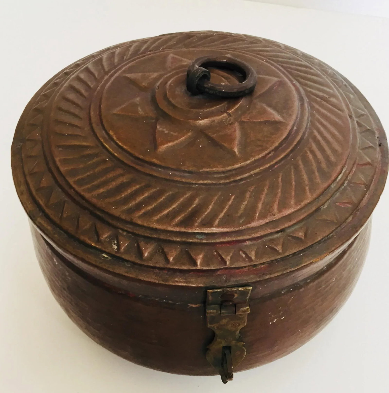 Early 20th Century Antique Decorative Round Copper Box - 8