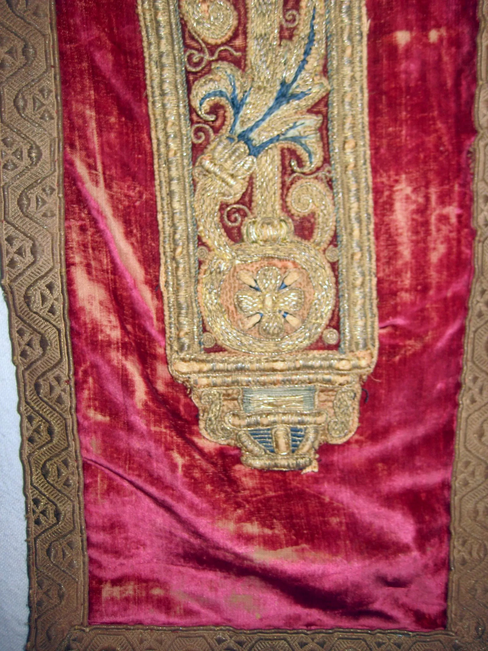 Pair of 17th Century Italian Embroidery Tapestry Wall Hanging - 4