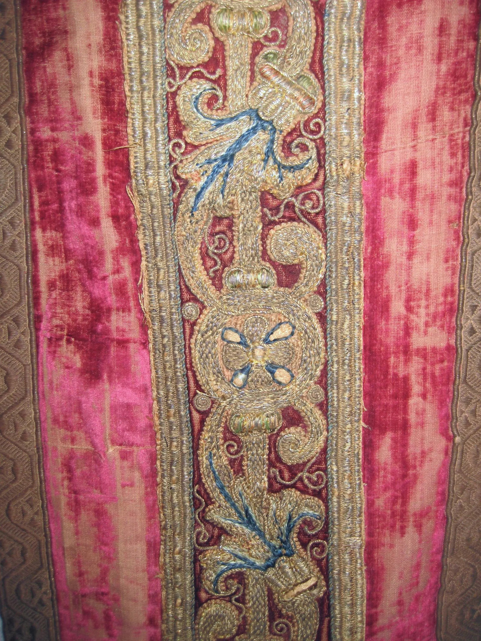 Pair of 17th Century Italian Embroidery Tapestry Wall Hanging - 8