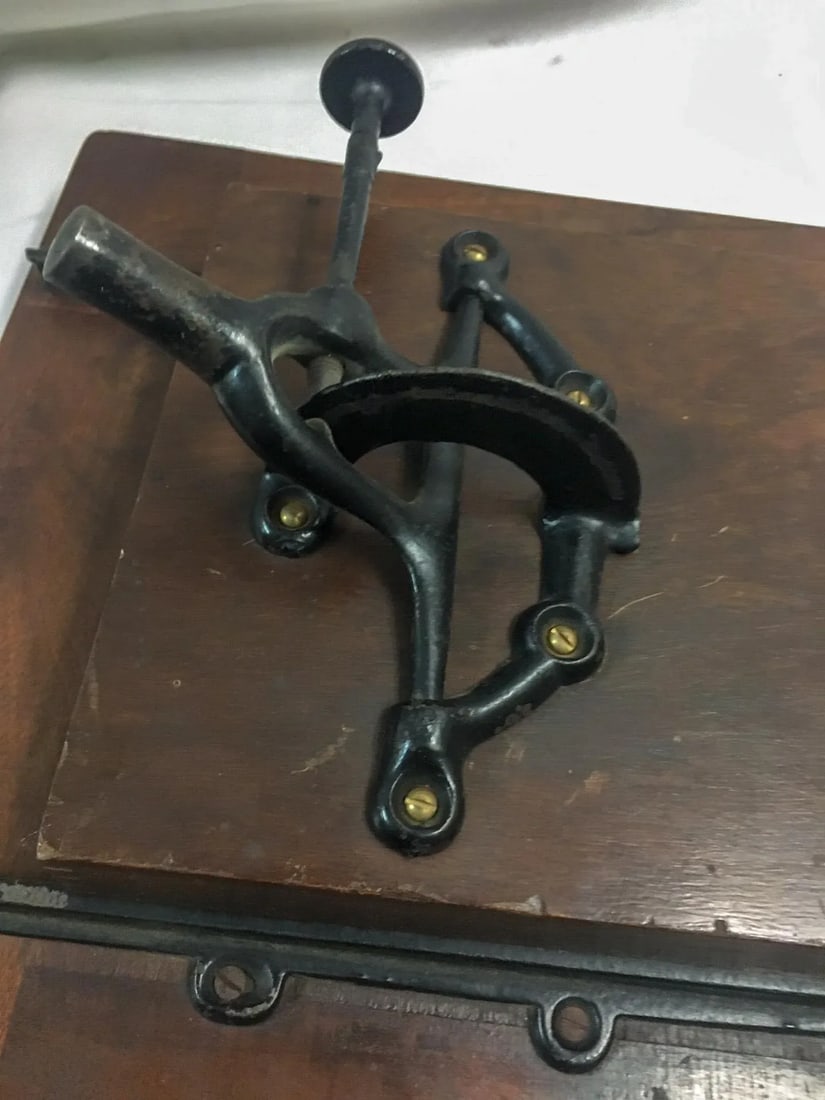 19thc American Chippendale Style Mahogany Music or Book Stand on Tripod Base - 4
