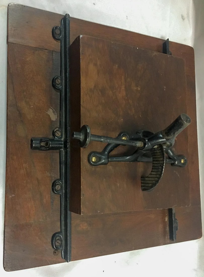 19thc American Chippendale Style Mahogany Music or Book Stand on Tripod Base - 5