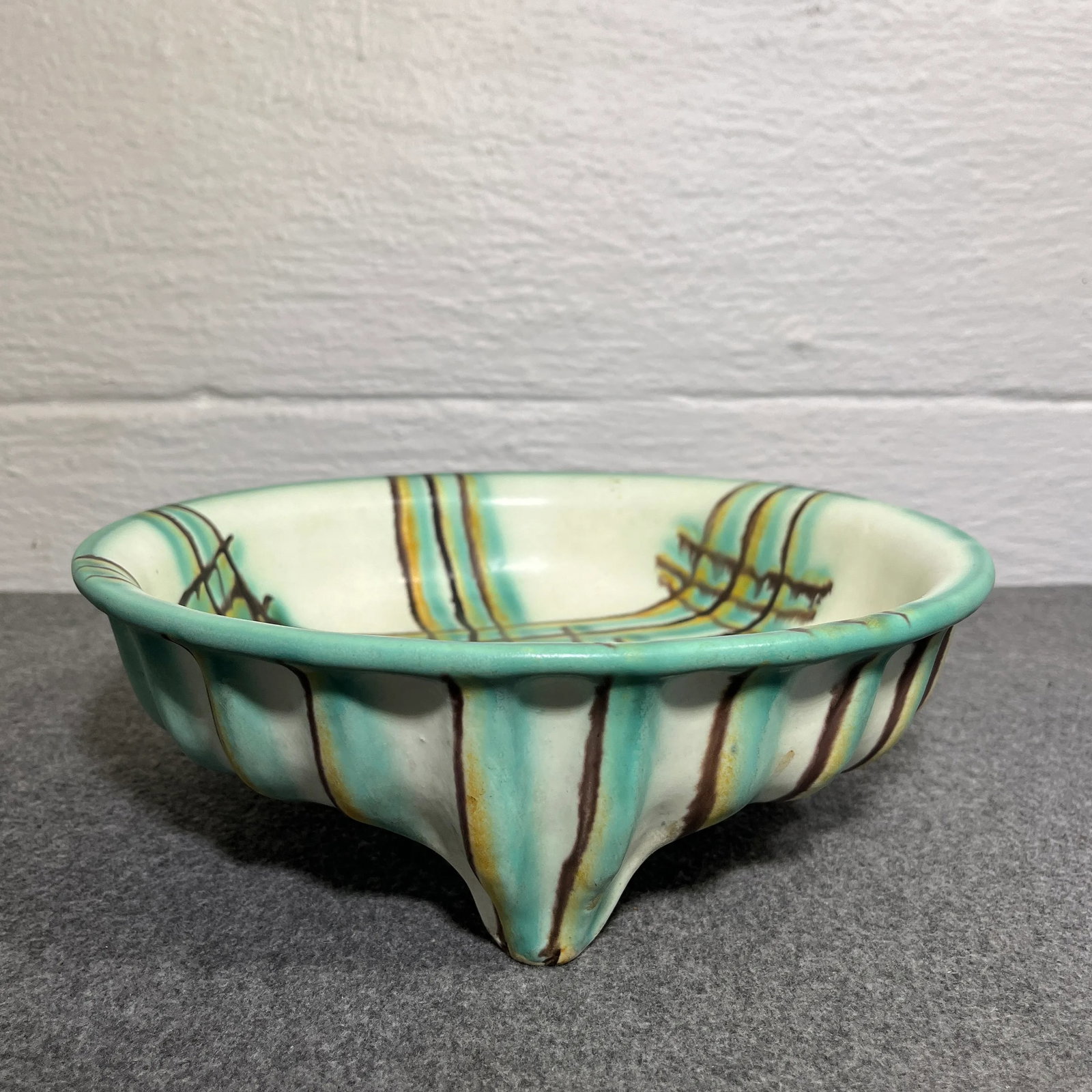 Early 20th Century Louise Harkort for Velten Vordamm Footed Pottery Bowl - 4