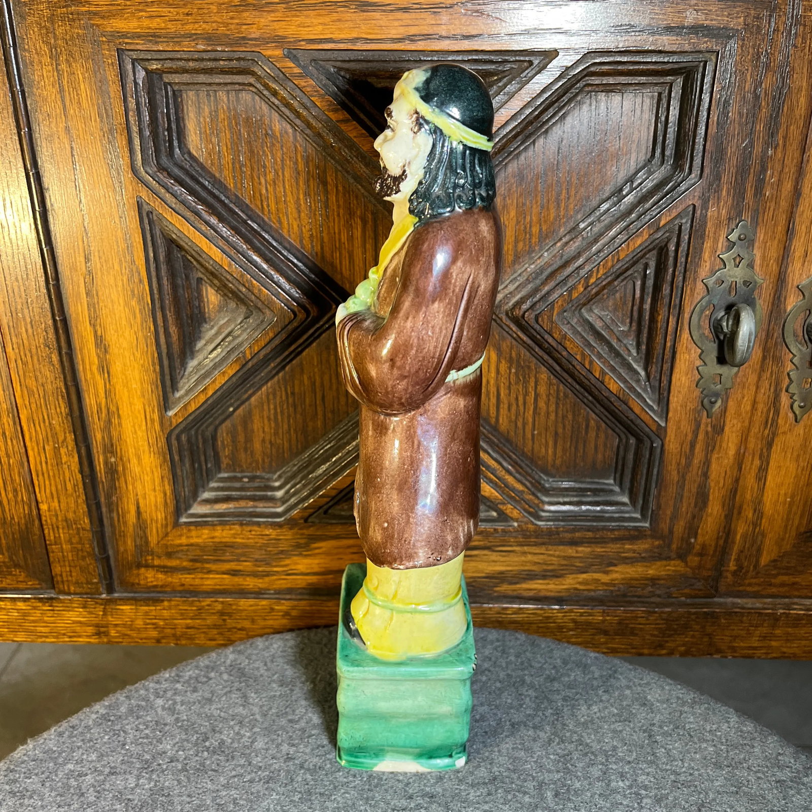 Late 19th Century Chinese Sancai Glazed Porcelain Figure of an Immortal - 2