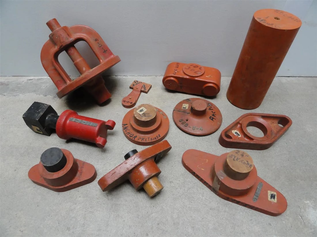 Set of 11 Industrial Wood Foundry Patterns & Casting Molds – Sculptural Decorative Objects - 2