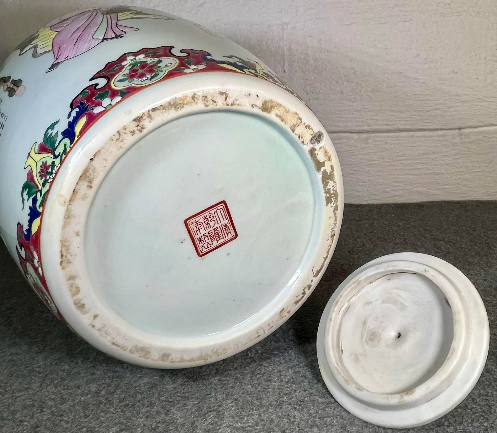 Early 20th Century Hand Painted Chinese Story Urn With Lid - 8