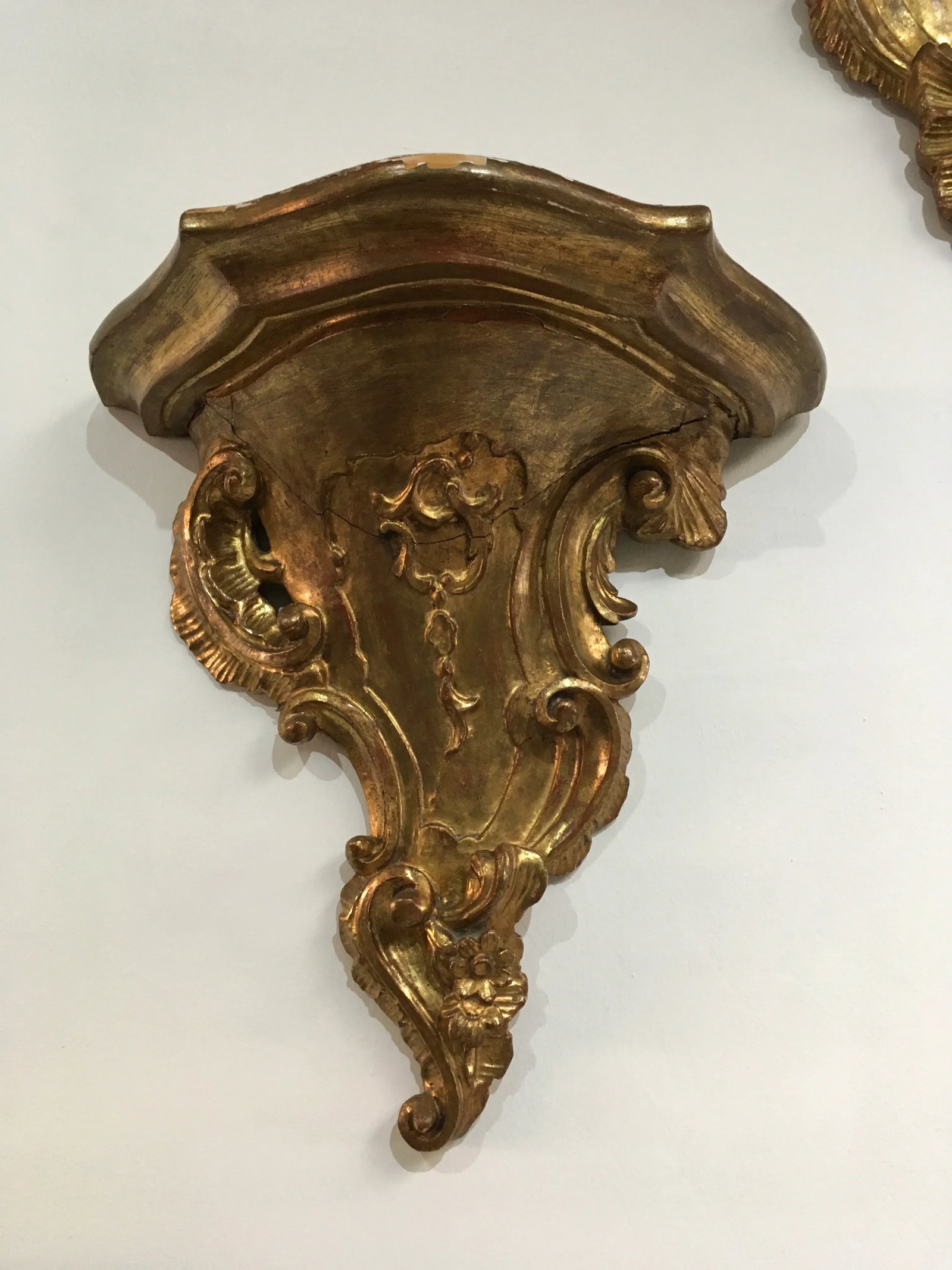Pair of 19th Century Italian Rococo Giltwood Wall Shelves With Original Gold Leaf - 4
