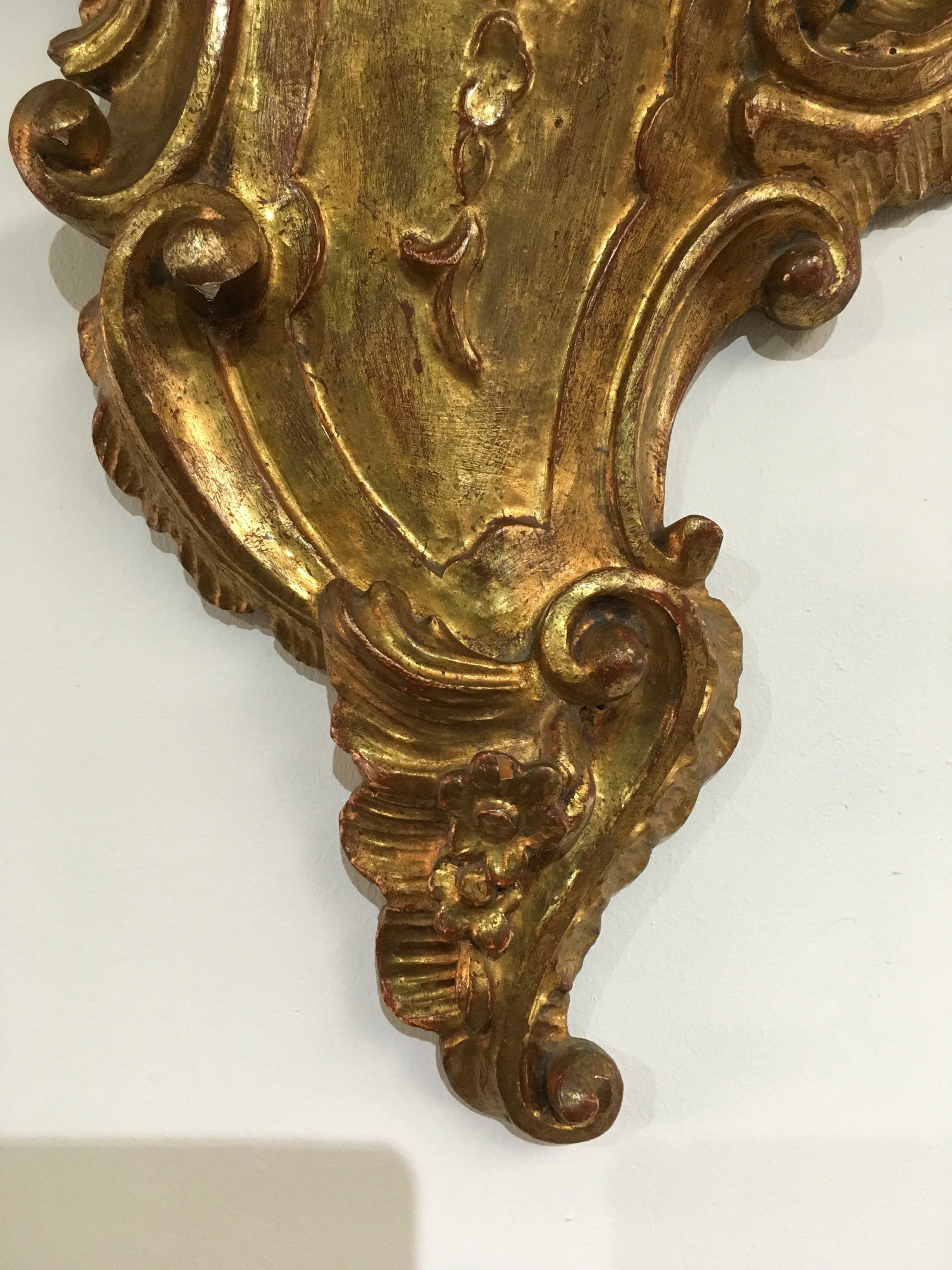 Pair of 19th Century Italian Rococo Giltwood Wall Shelves With Original Gold Leaf - 8