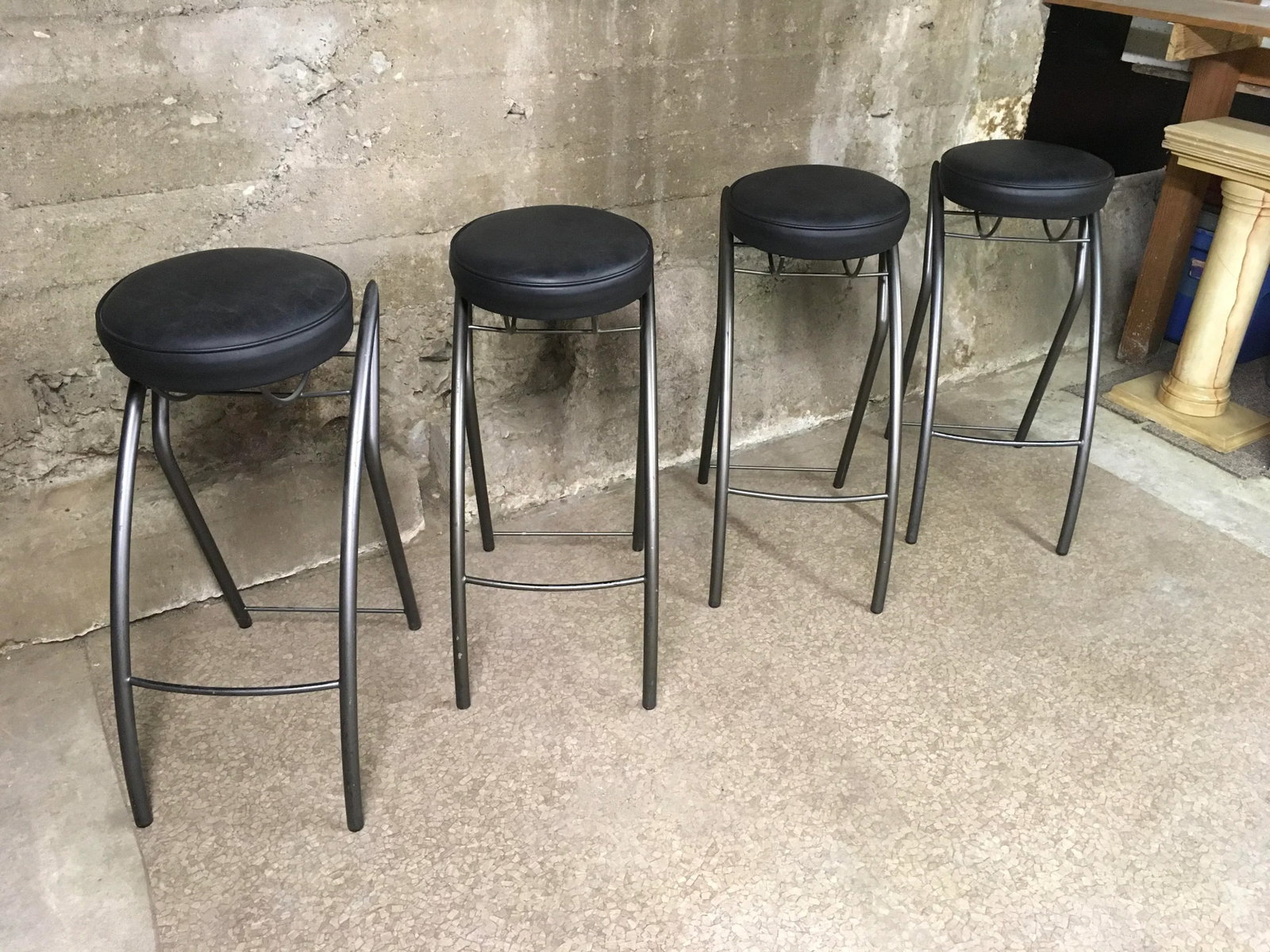 Set of Four Unique Postmodern Memphis-Style Bar Stools With Sharp Angular Gunmetal Tubular Steel Fra - 2