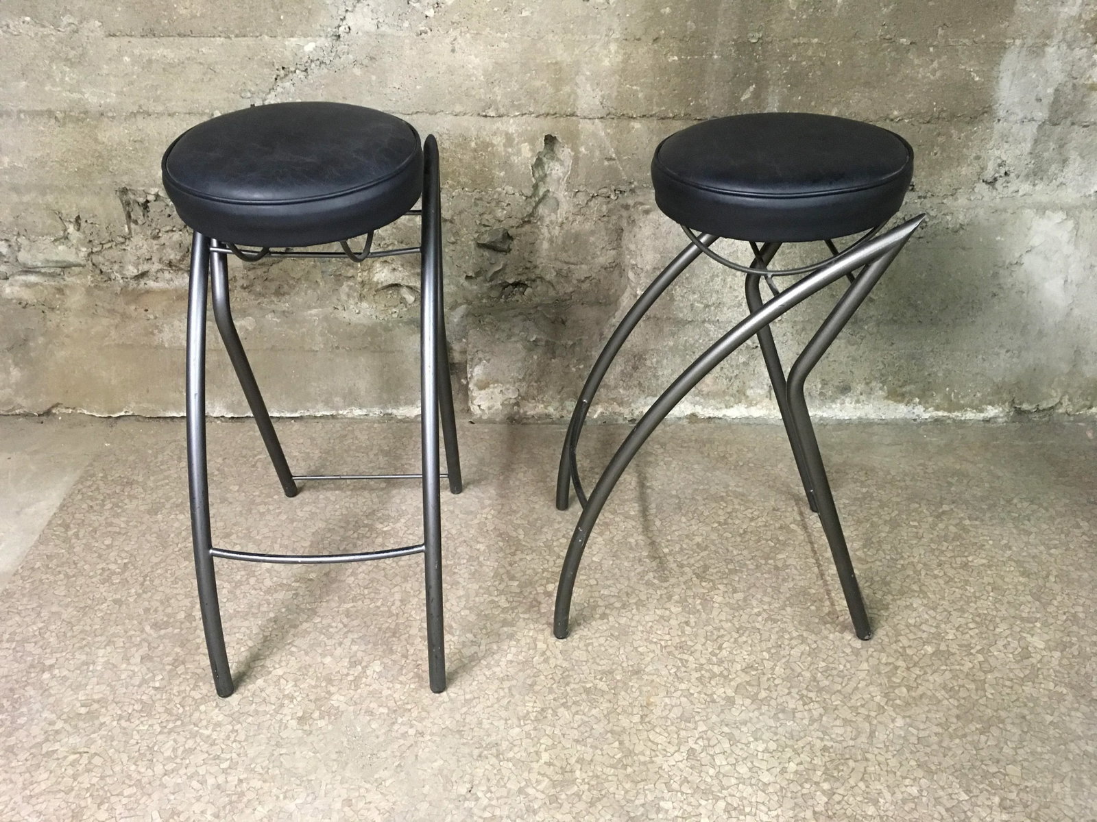 Set of Four Unique Postmodern Memphis-Style Bar Stools With Sharp Angular Gunmetal Tubular Steel Fra - 4