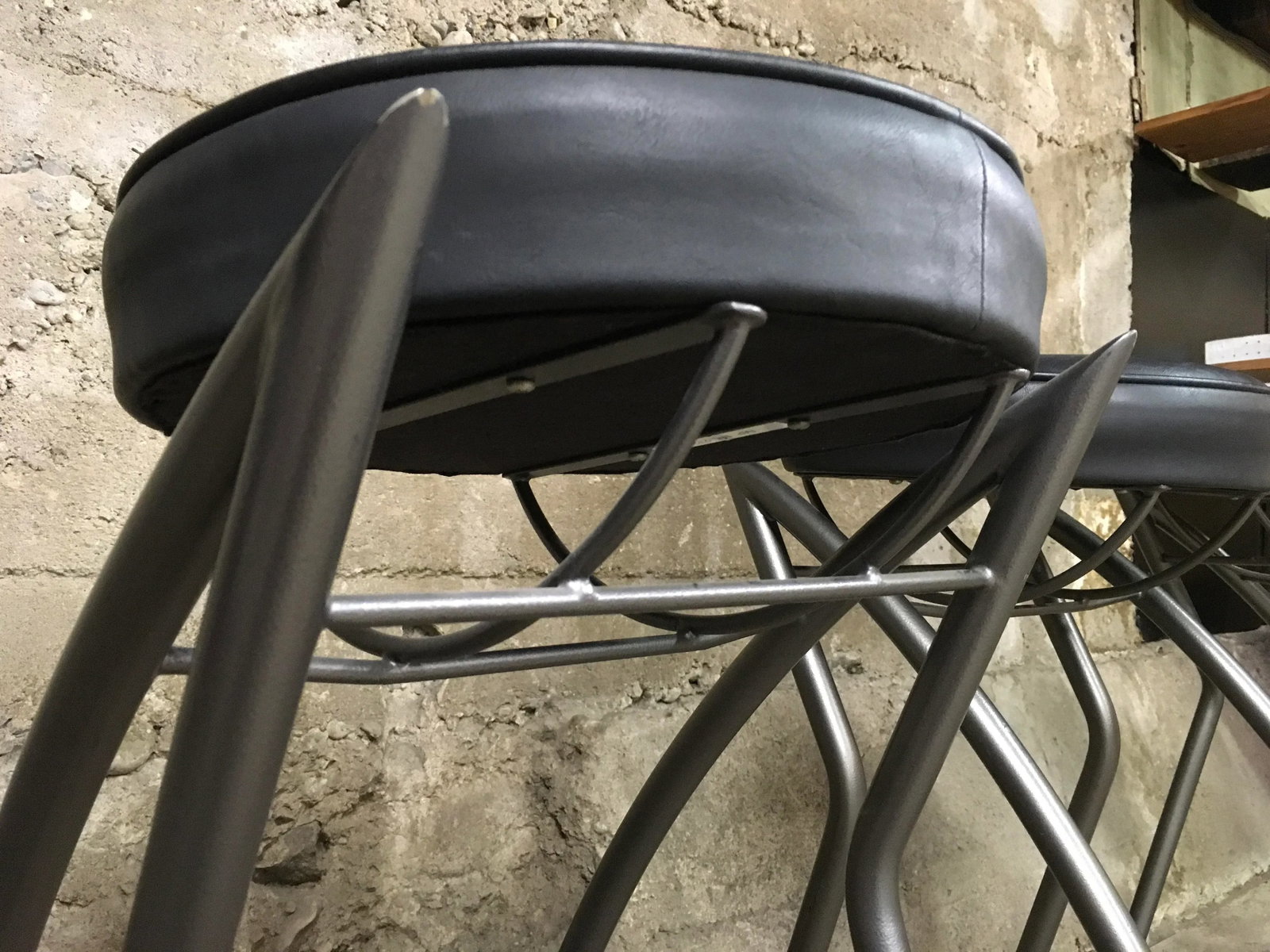 Set of Four Unique Postmodern Memphis-Style Bar Stools With Sharp Angular Gunmetal Tubular Steel Fra - 8