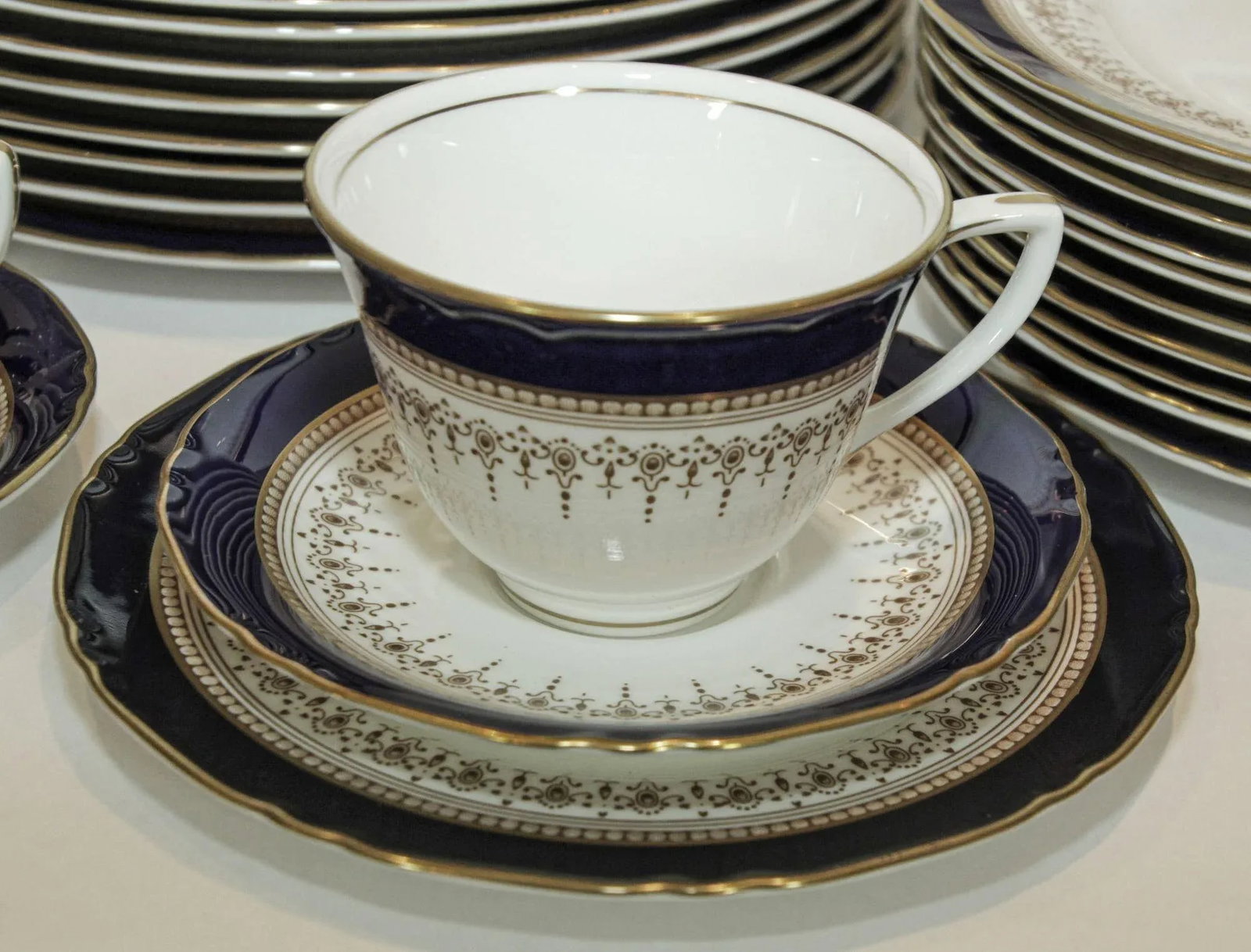 Royal Worcester Regency Royal Blue Fine Bone China Set 83 Pieces England - 8