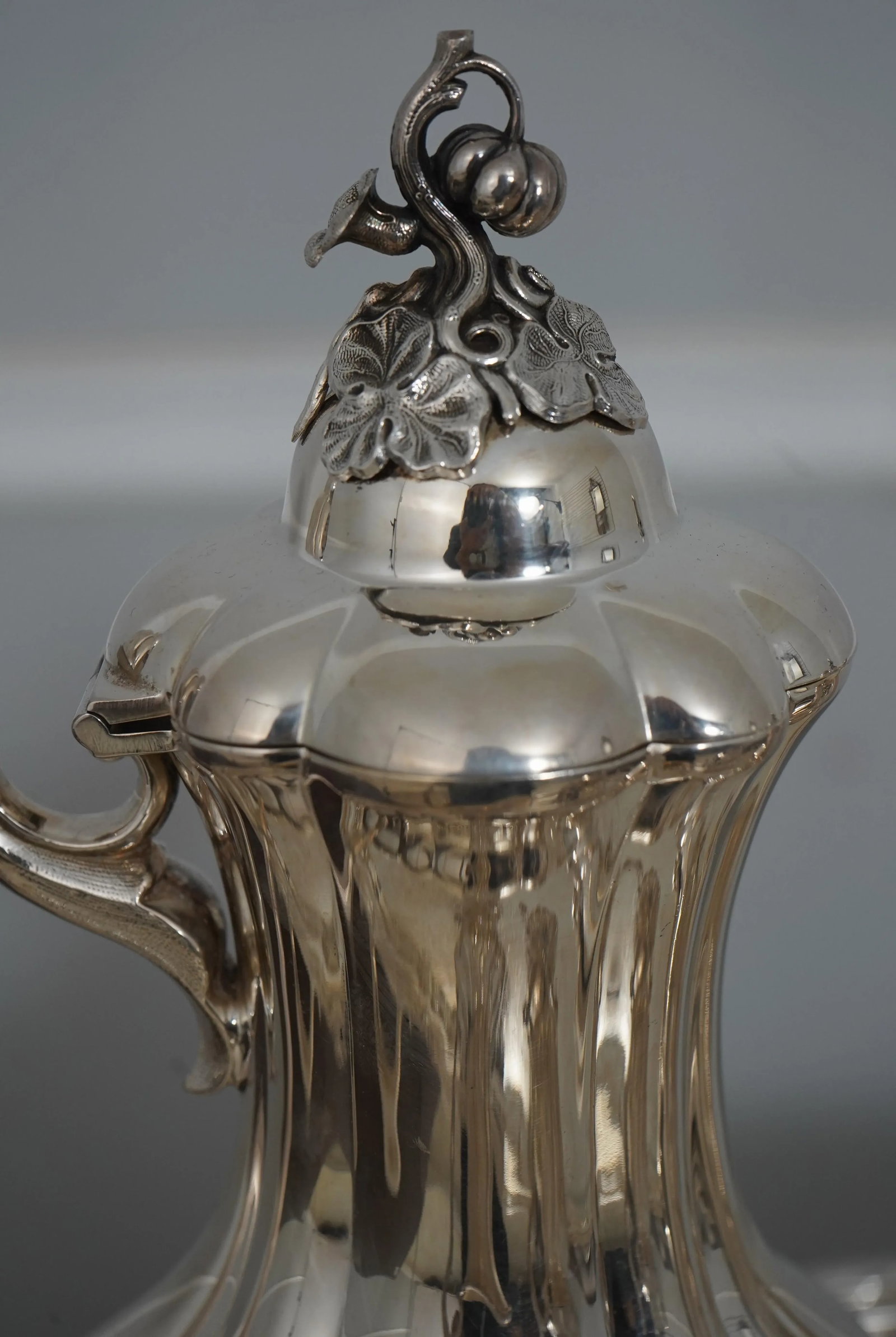 1970s Reed & Barton Winthrop Silver Plate Tea Set With Tray- 4 Pieces - 5