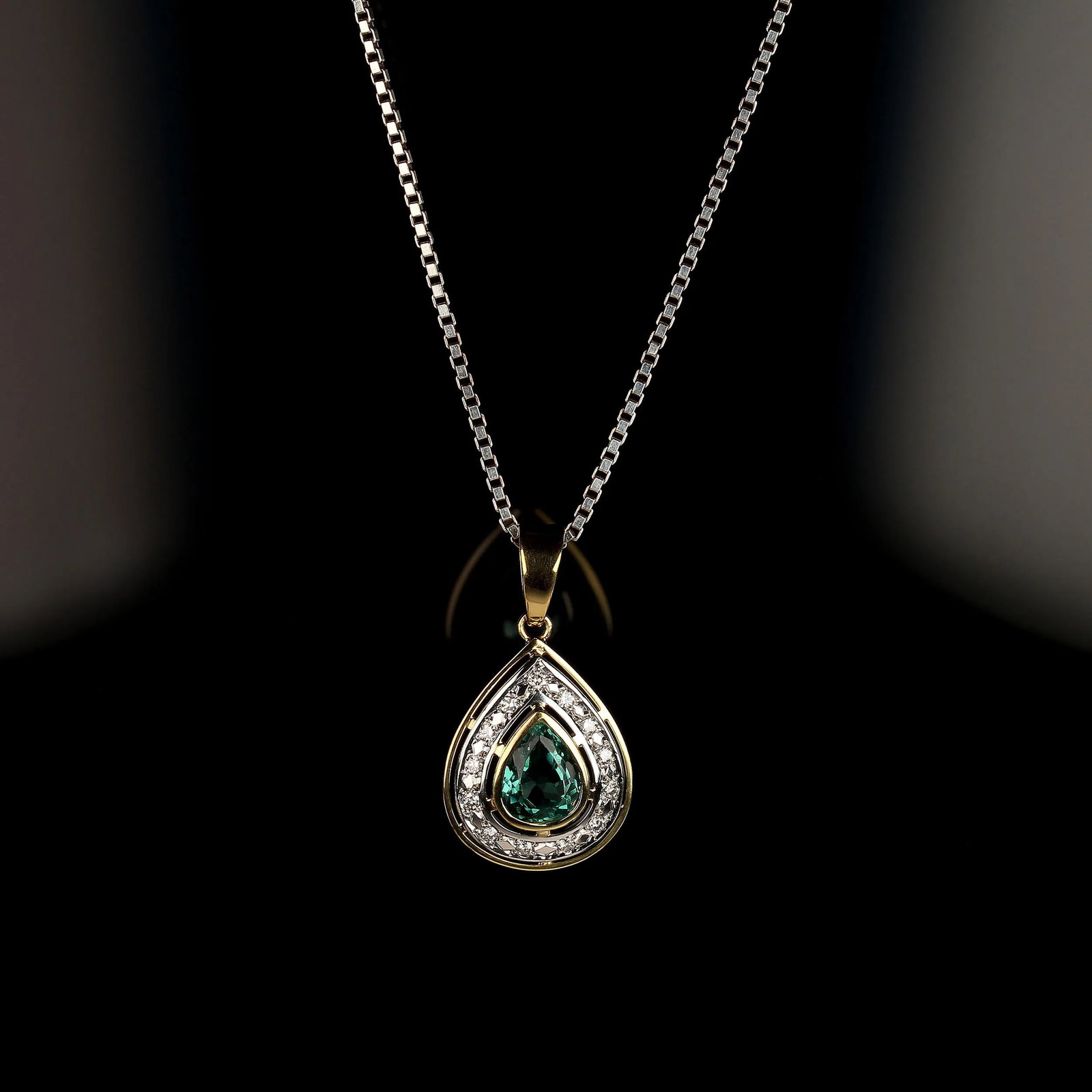 Pendant of Green Quartz, Diamonds, and Yellow & White Gold - 5